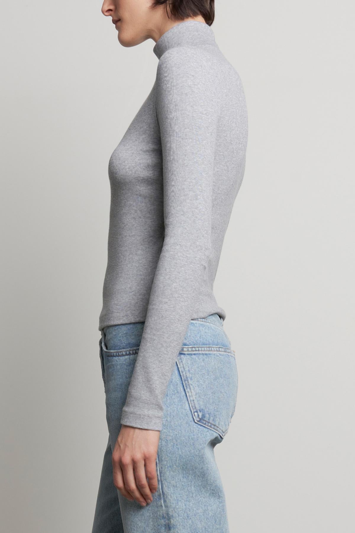 HELM TOP IN HEATHER GREY