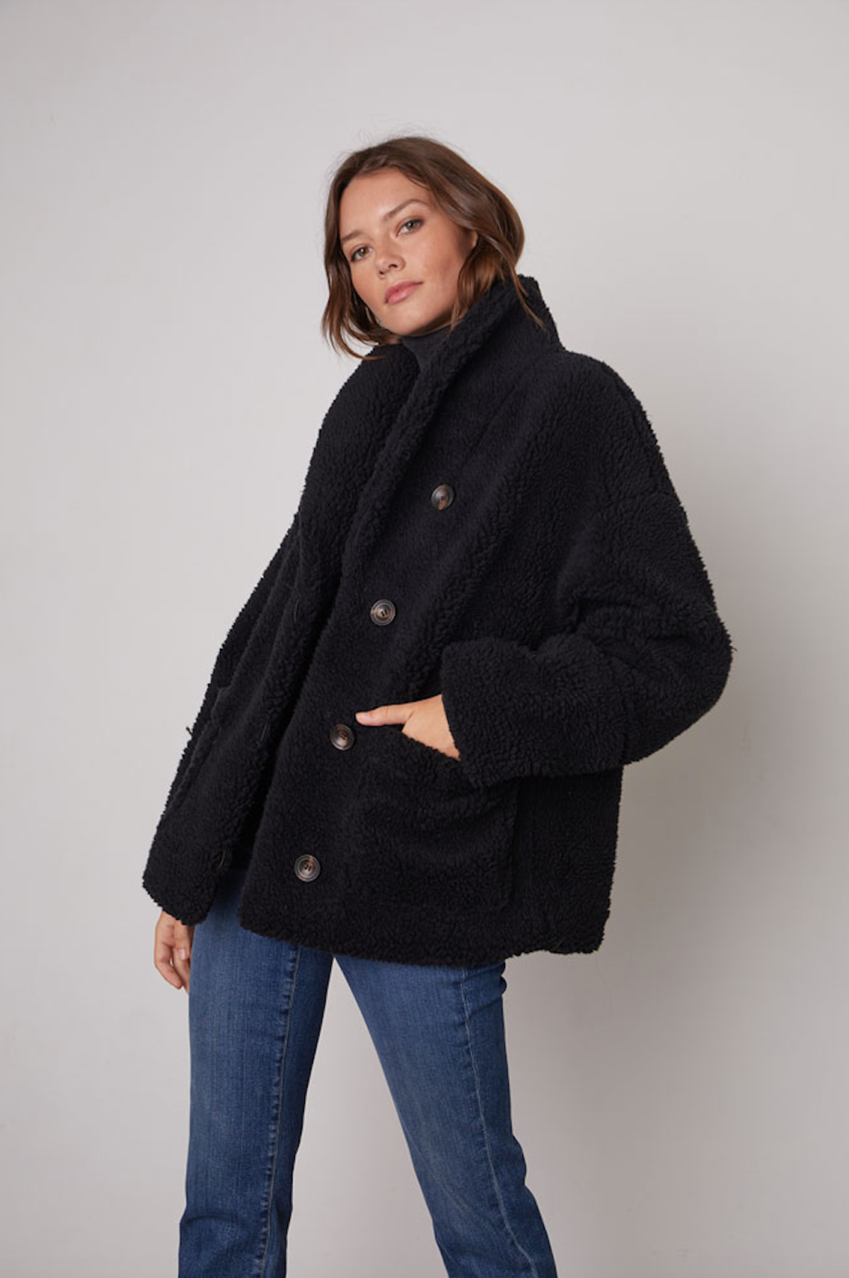 ALISS FAUX SHEARLING JACKET IN BLACK