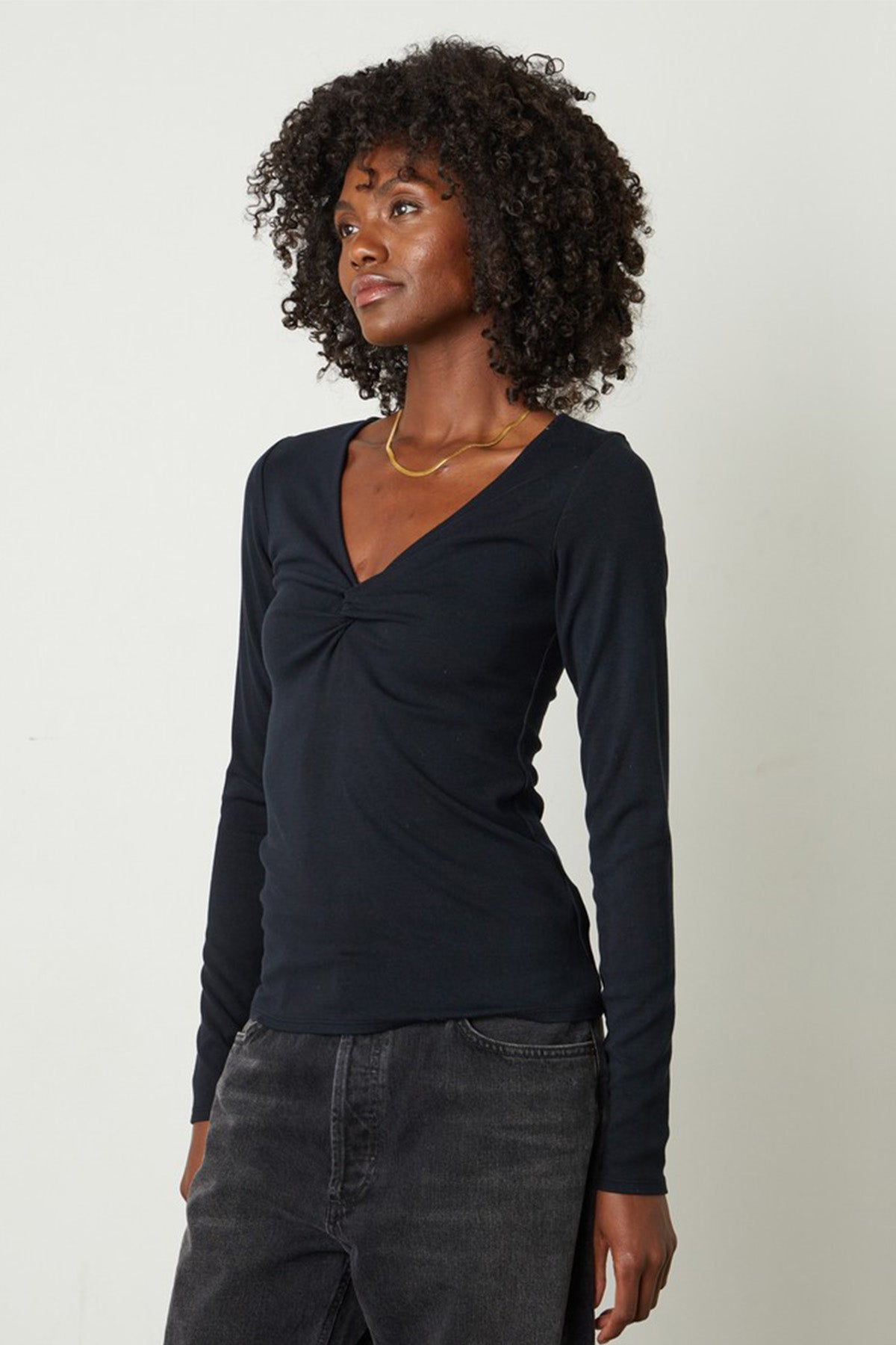 BRANDI V-NECK RIBBED TOP IN JET BLACK