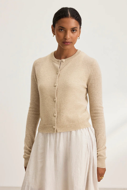 CHRICHET CARDIGAN IN OAT