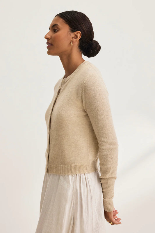 CHRICHET CARDIGAN IN OAT