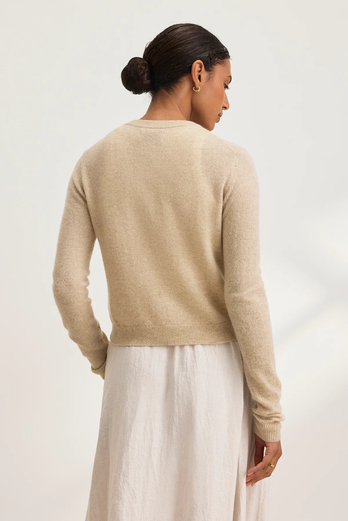 CHRICHET CARDIGAN IN OAT