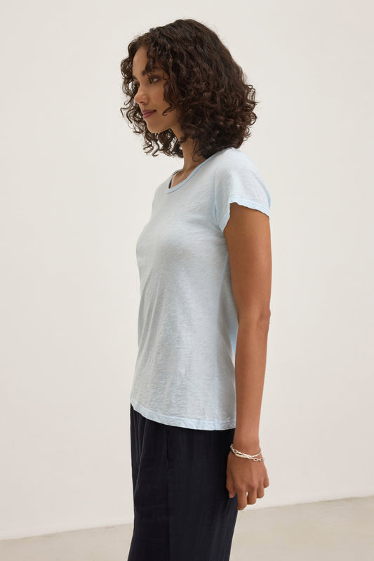 ODELIA COTTON SLUB CREW NECK T-SHIRT IN CAPRI