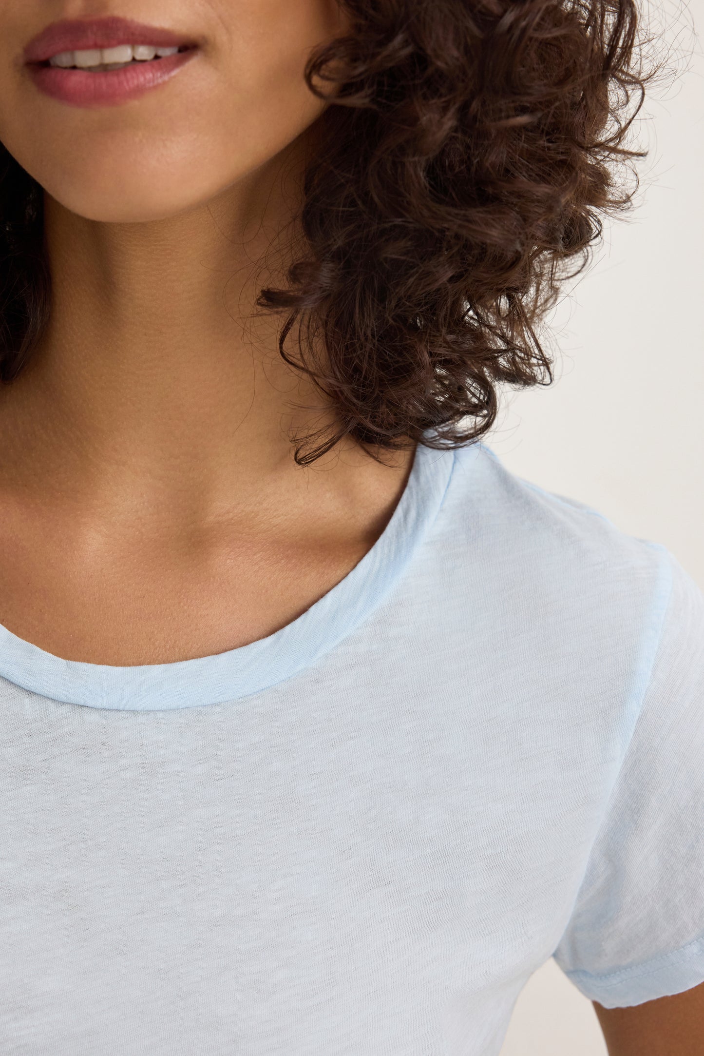 ODELIA COTTON SLUB CREW NECK T-SHIRT IN CAPRI