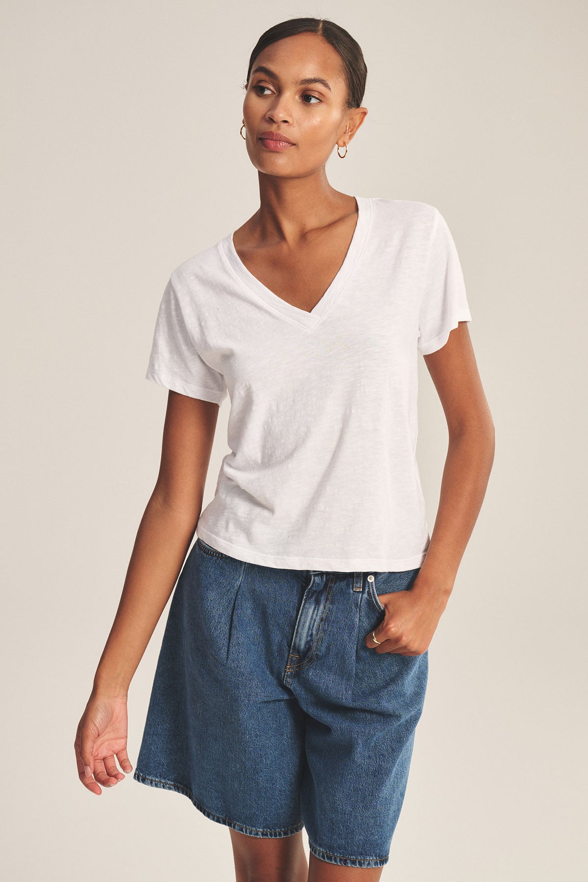 ELISHA T-SHIRT IN WHITE