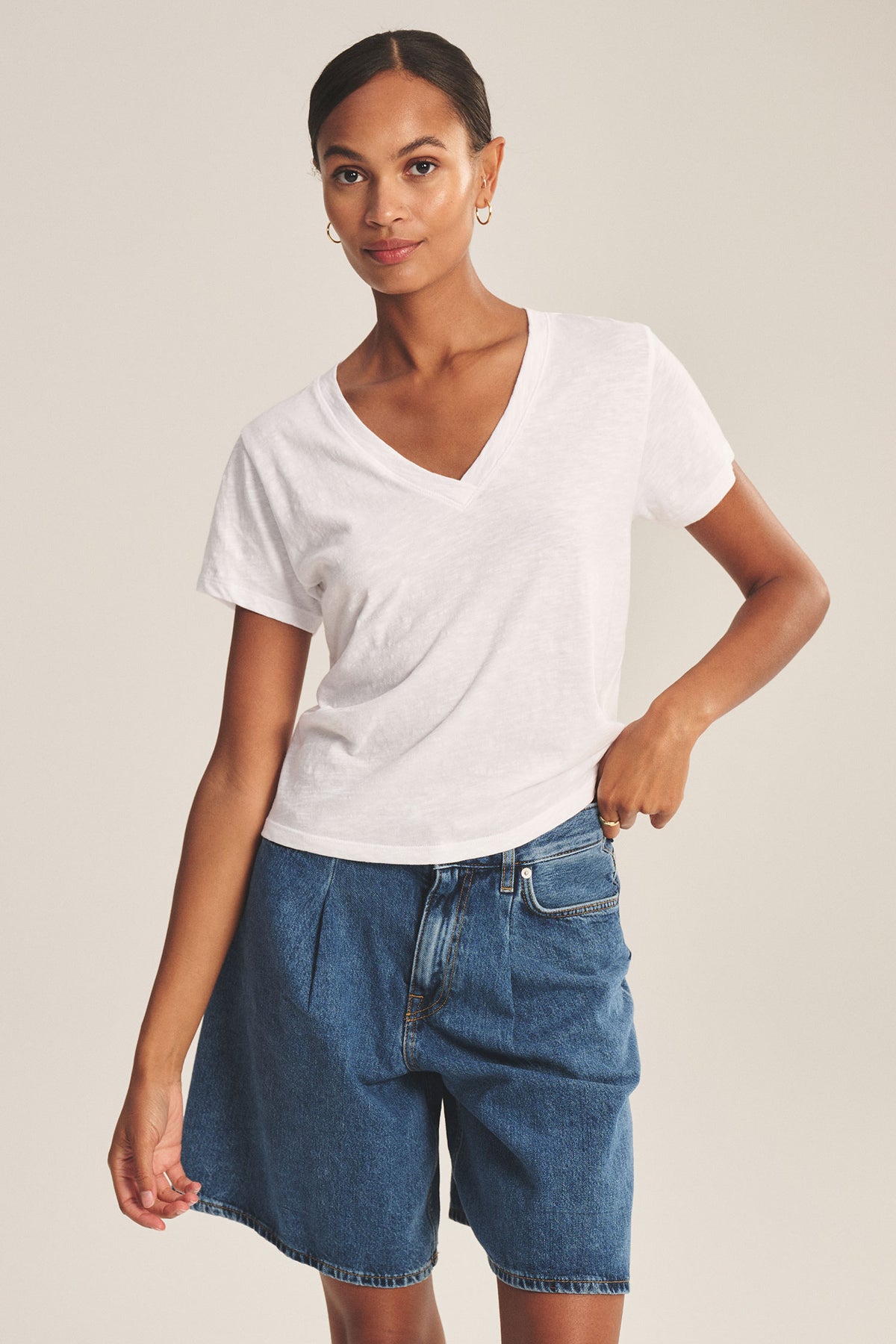 ELISHA T-SHIRT IN WHITE
