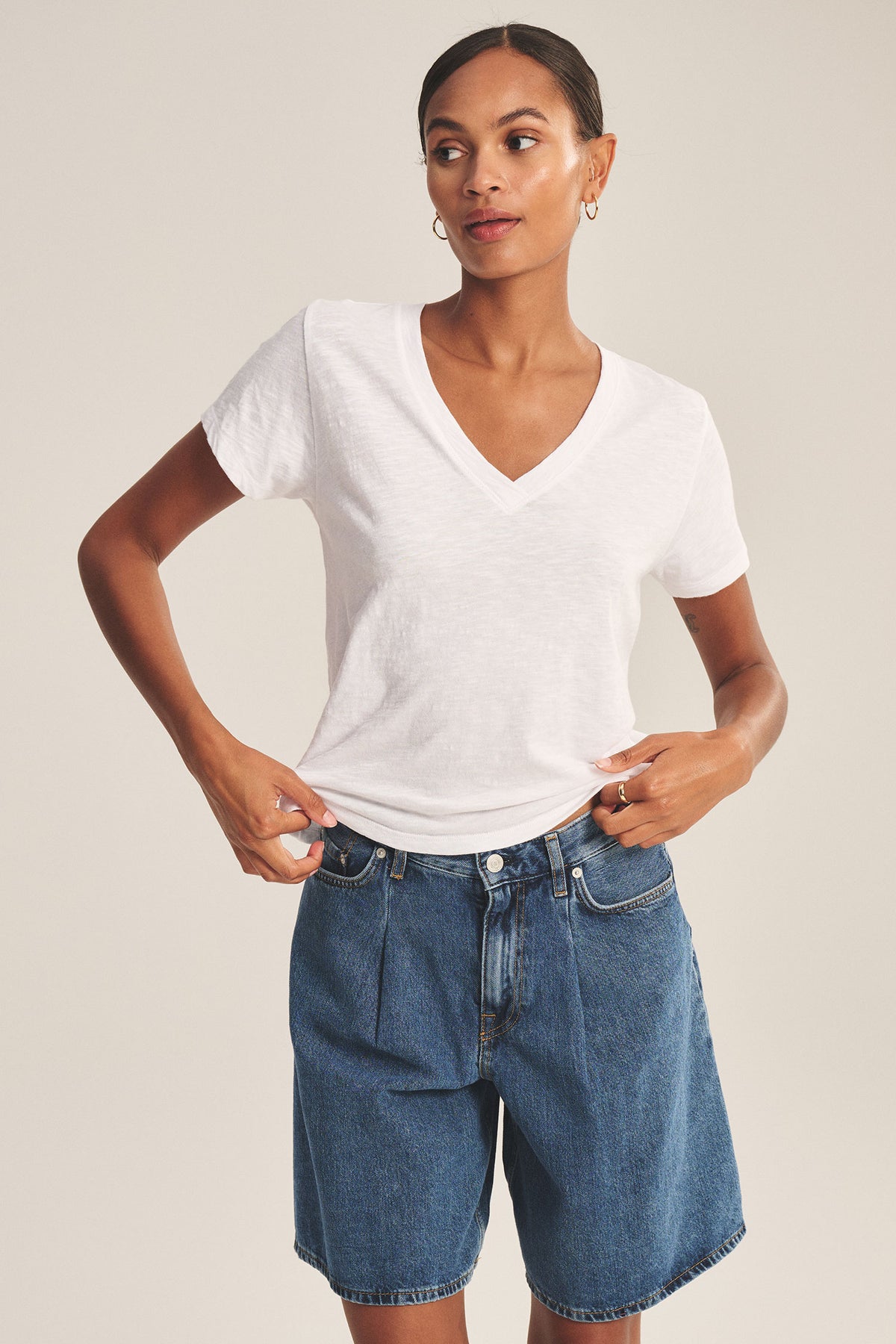 ELISHA T-SHIRT IN WHITE