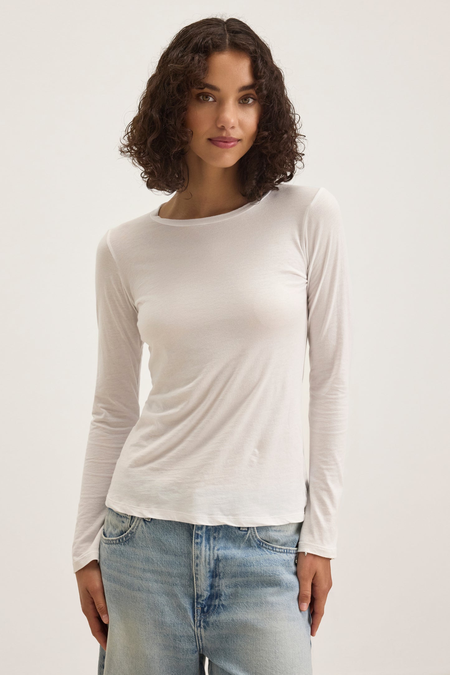 ZOFINA WHISPER CLASSIC TEE IN WHITE