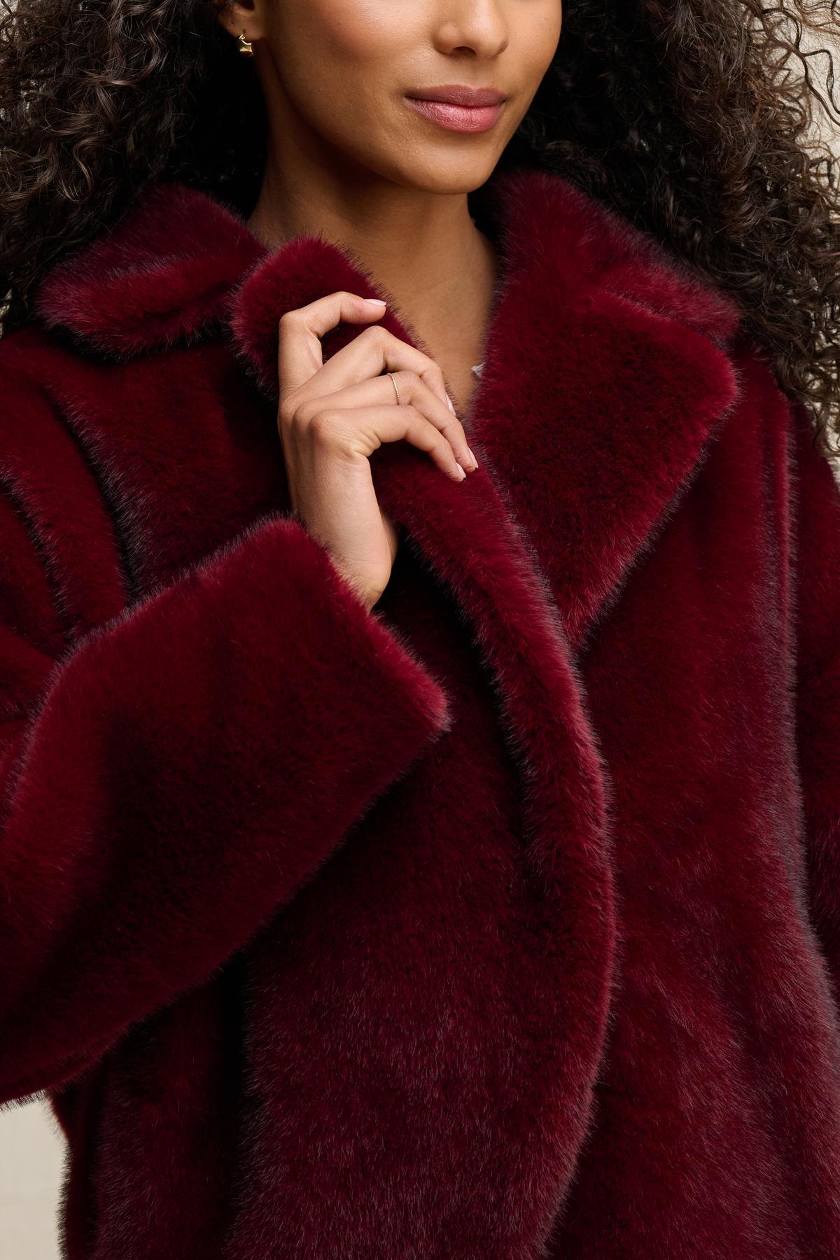 CAROLYN JACKET IN BURGUNDY