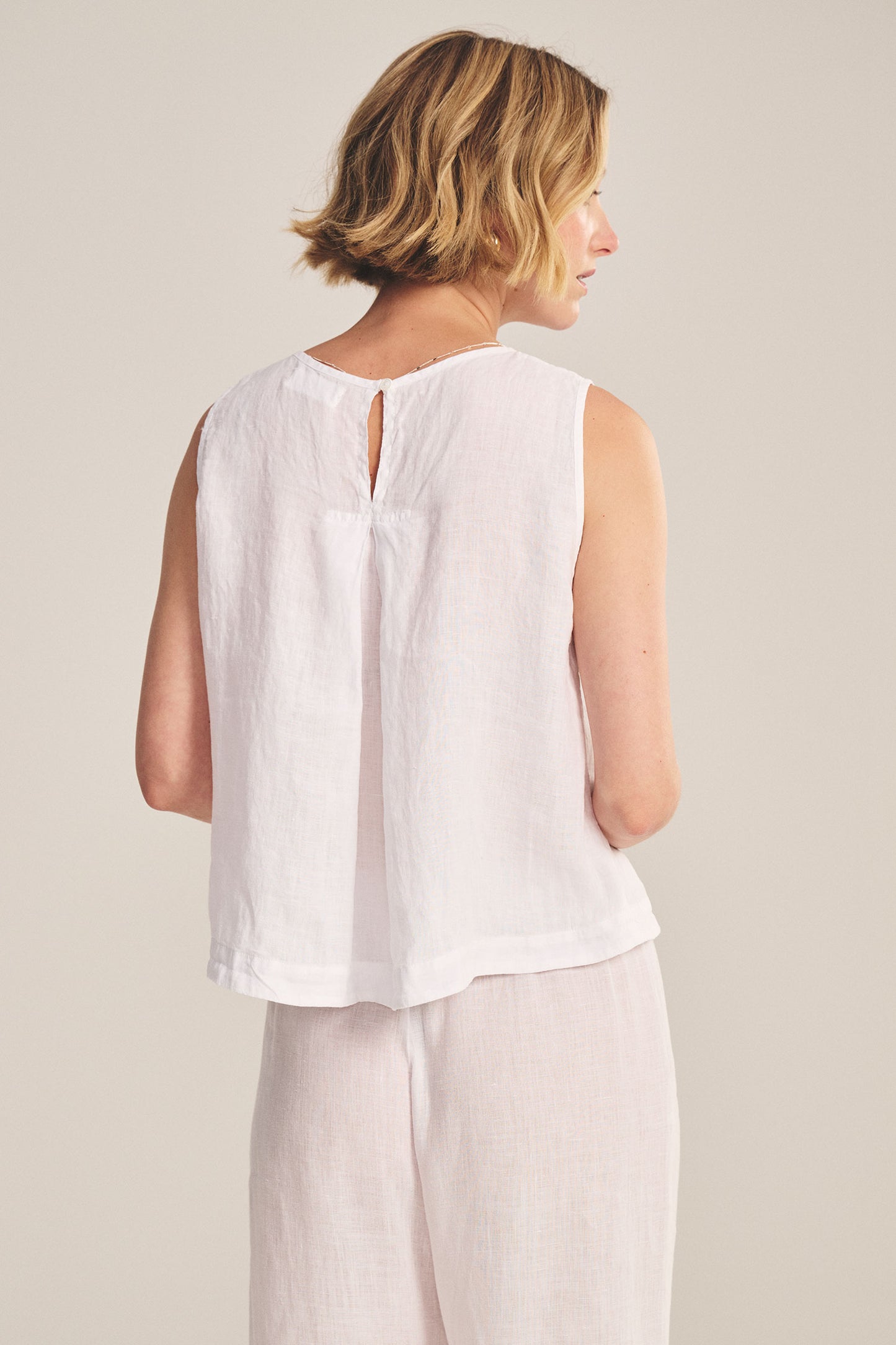 MAXINE LINEN TOP IN WHITE