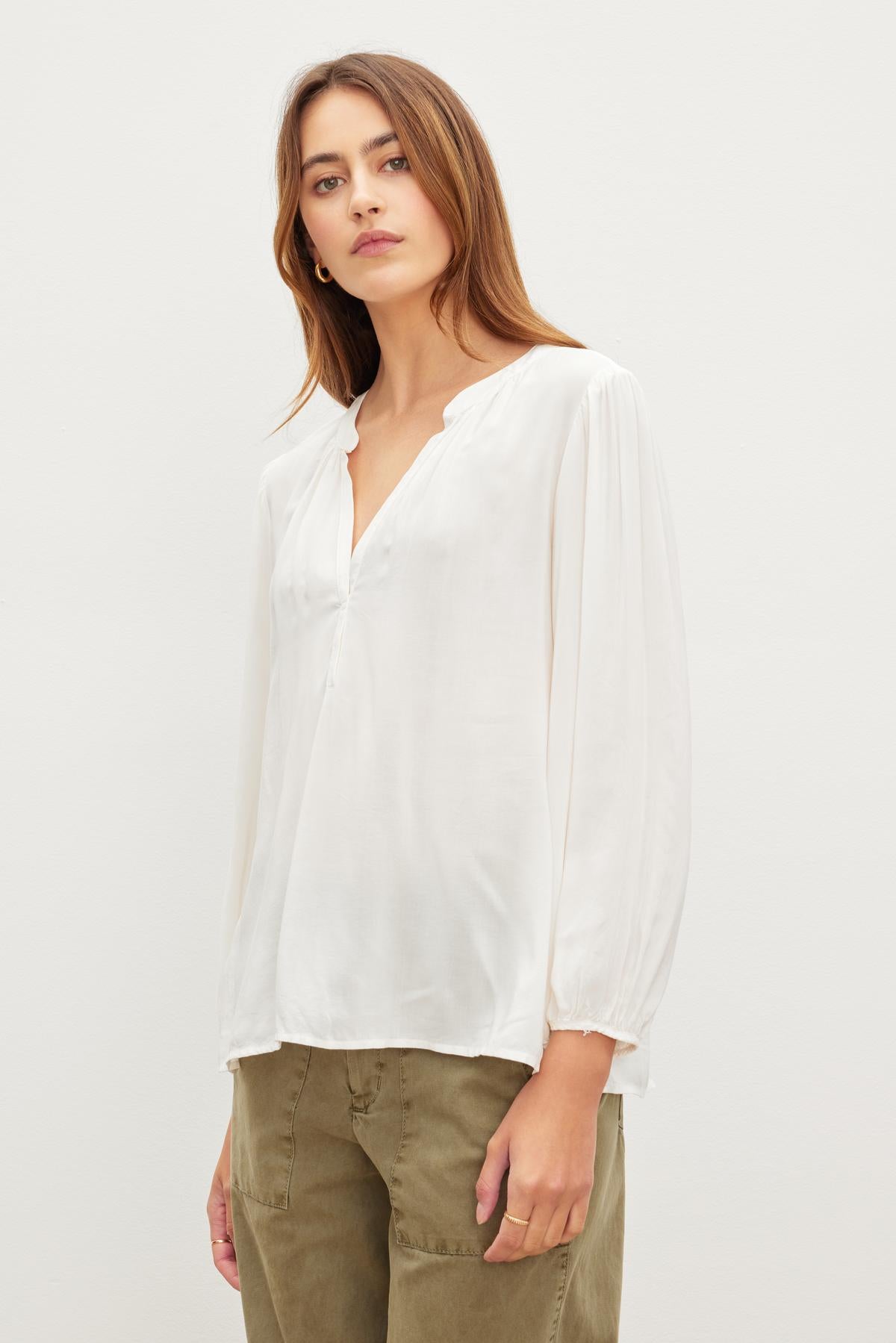 ASHLEY V-NECK TOP IN WINTER