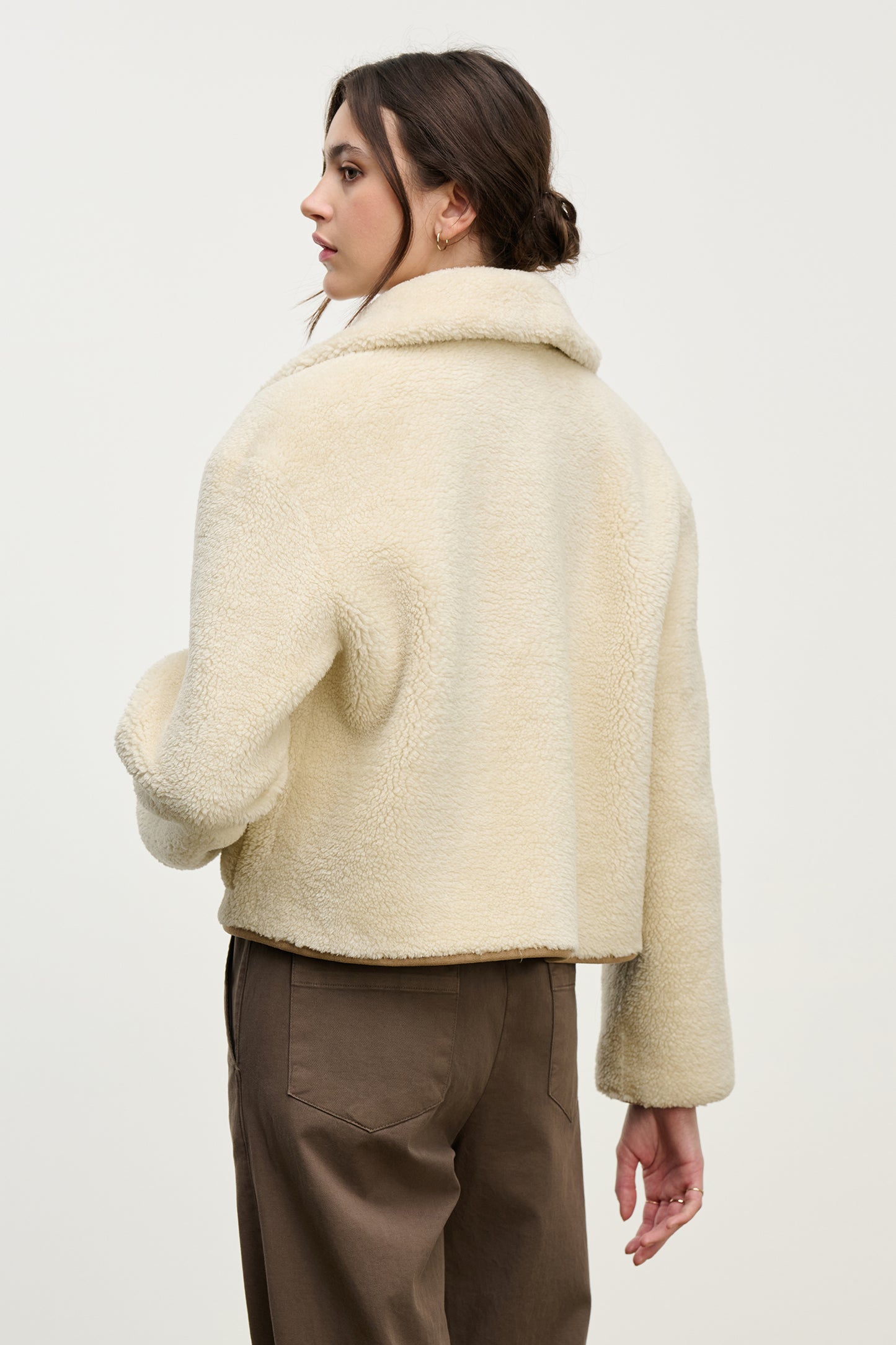 AMARA REVERSIBLE JACKET IN SAND