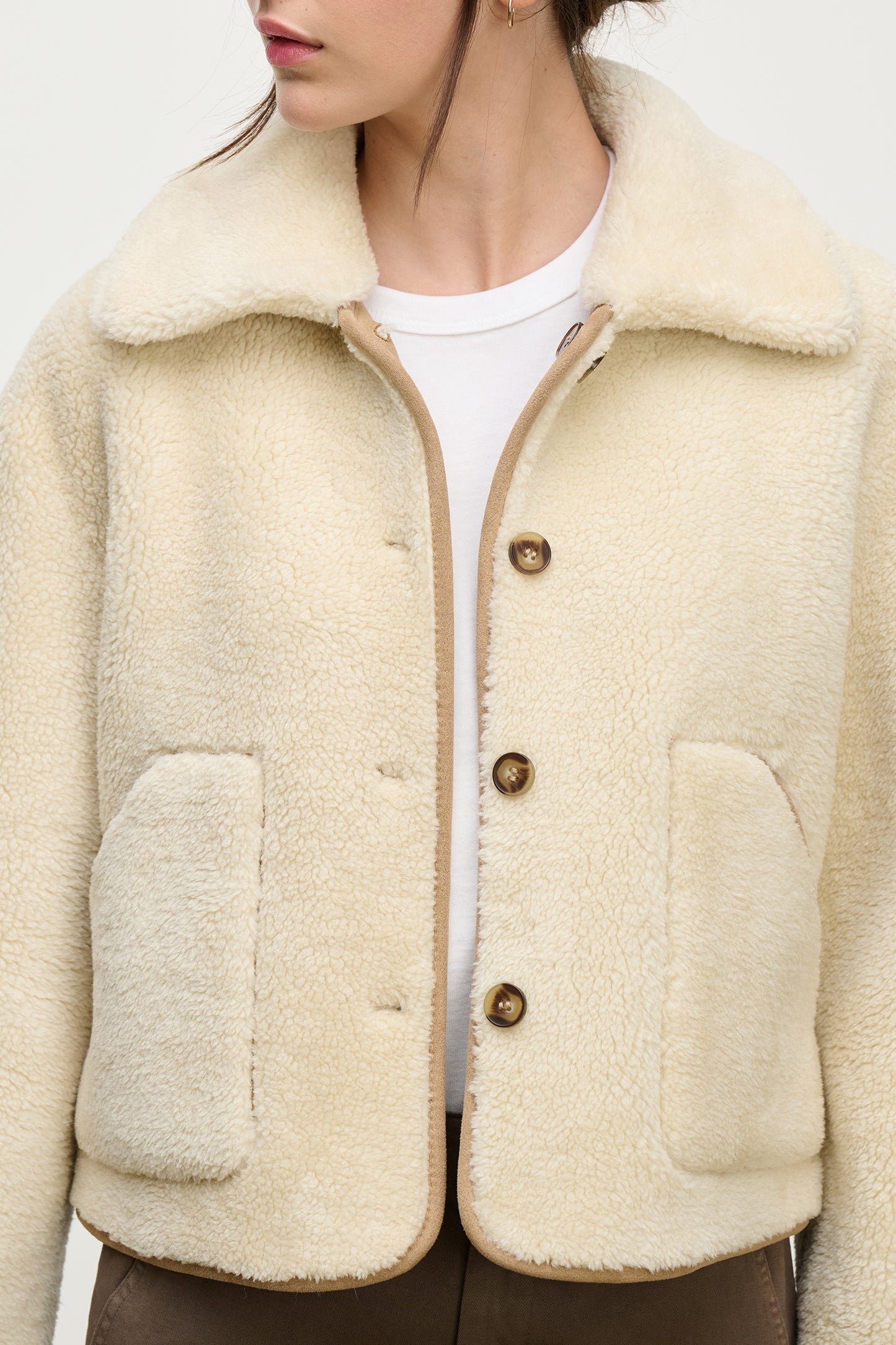 AMARA REVERSIBLE JACKET IN SAND