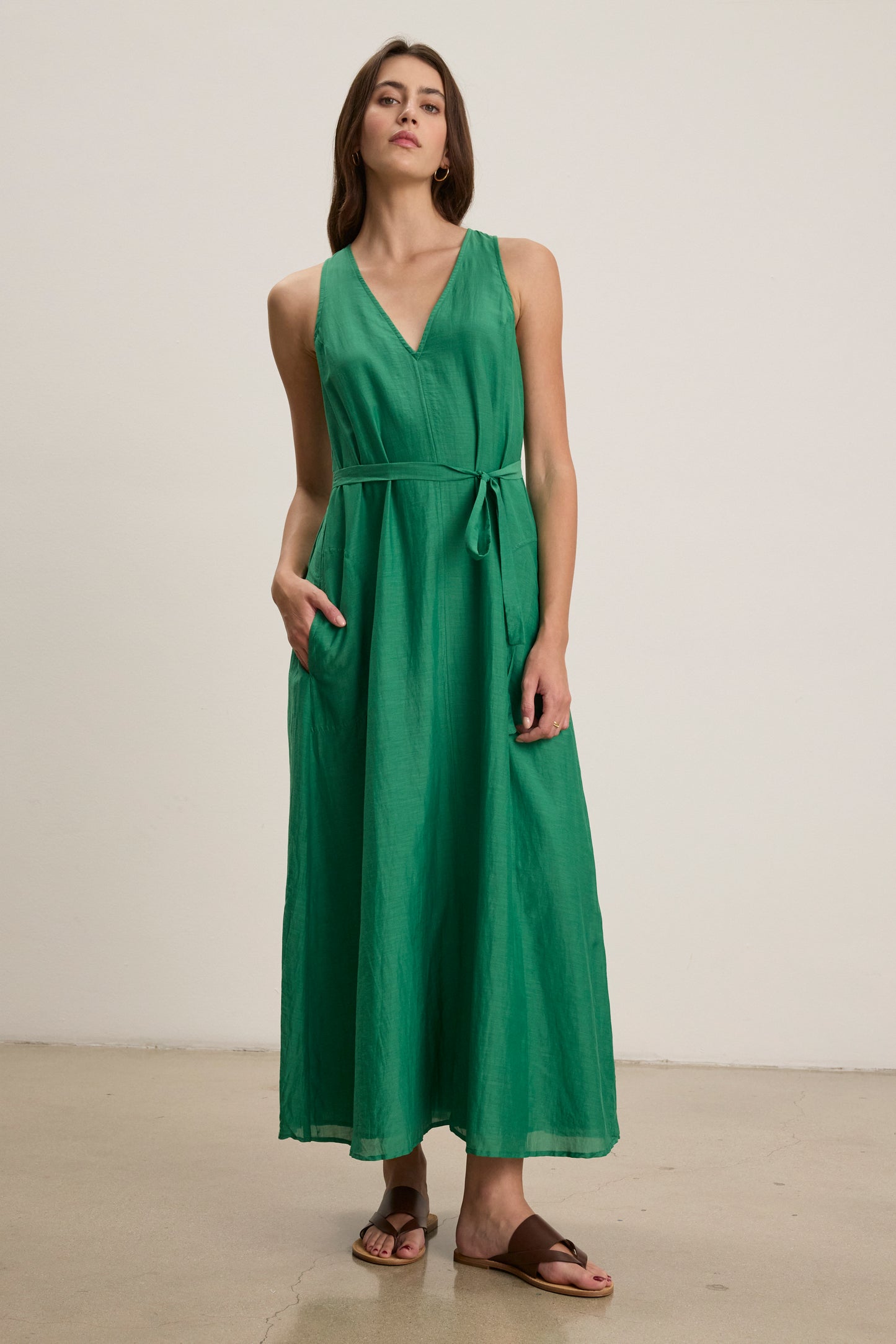 CAROL DRESS IN EMERALD