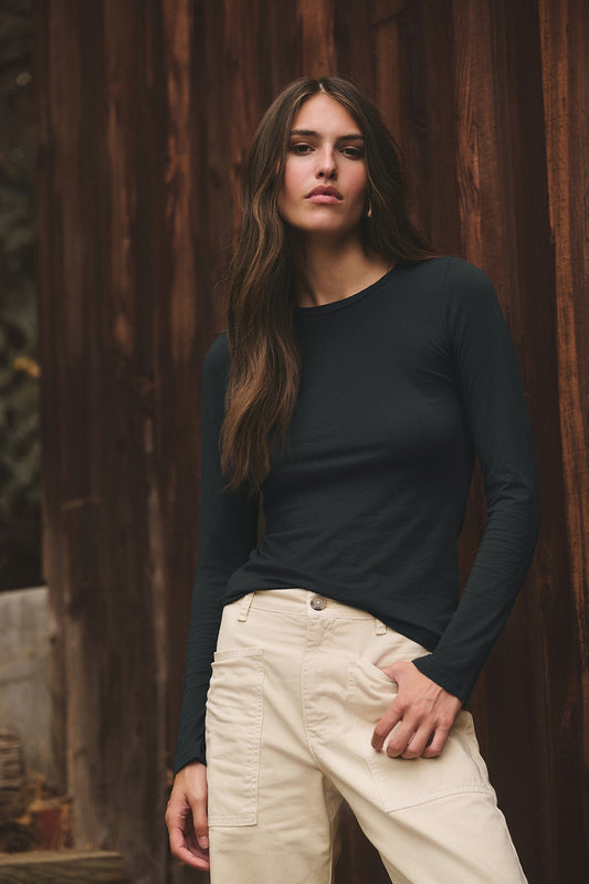 ZOFINA WHISPER CLASSIC T-SHIRT IN BLACK