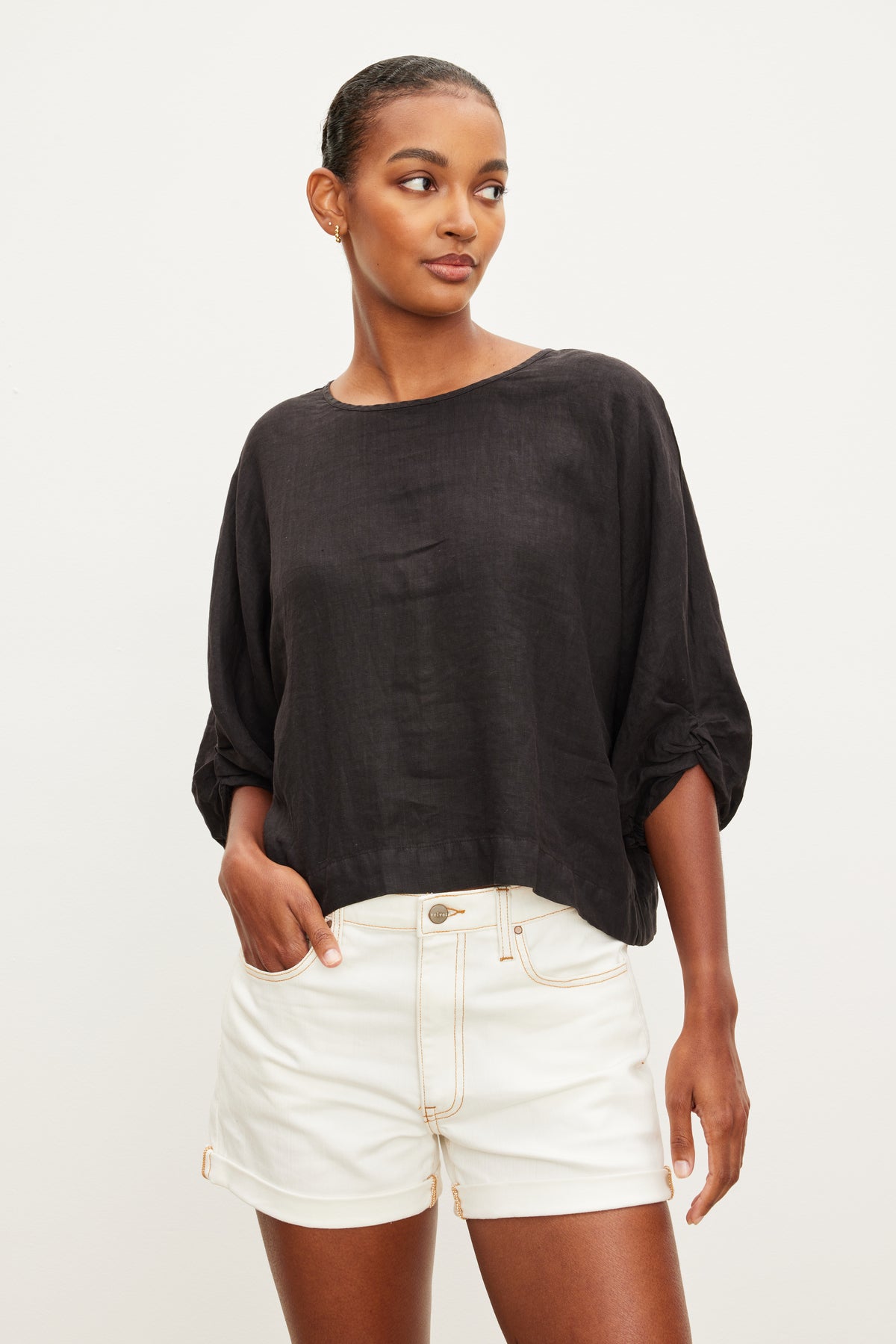 CASS LINEN CREW NECK TOP IN BLACK