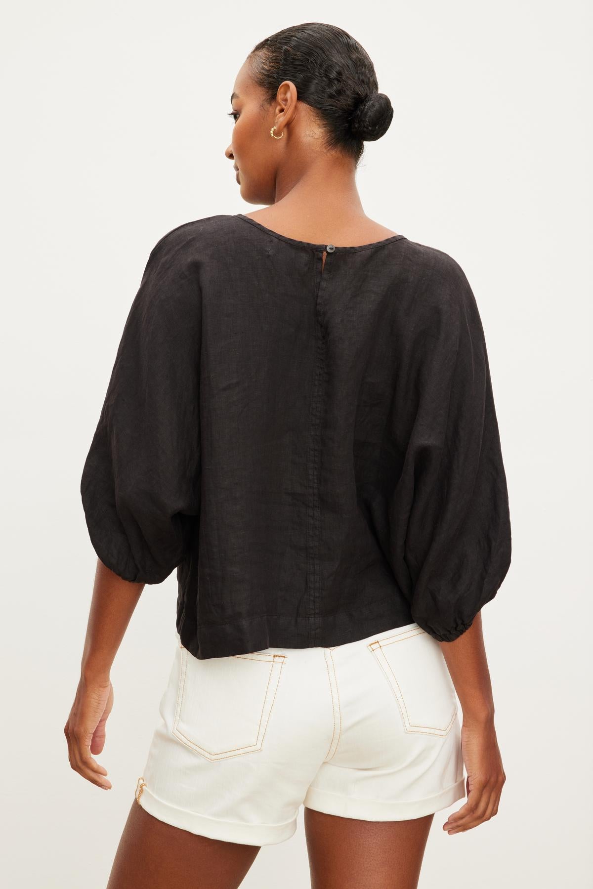 CASS LINEN CREW NECK TOP IN BLACK