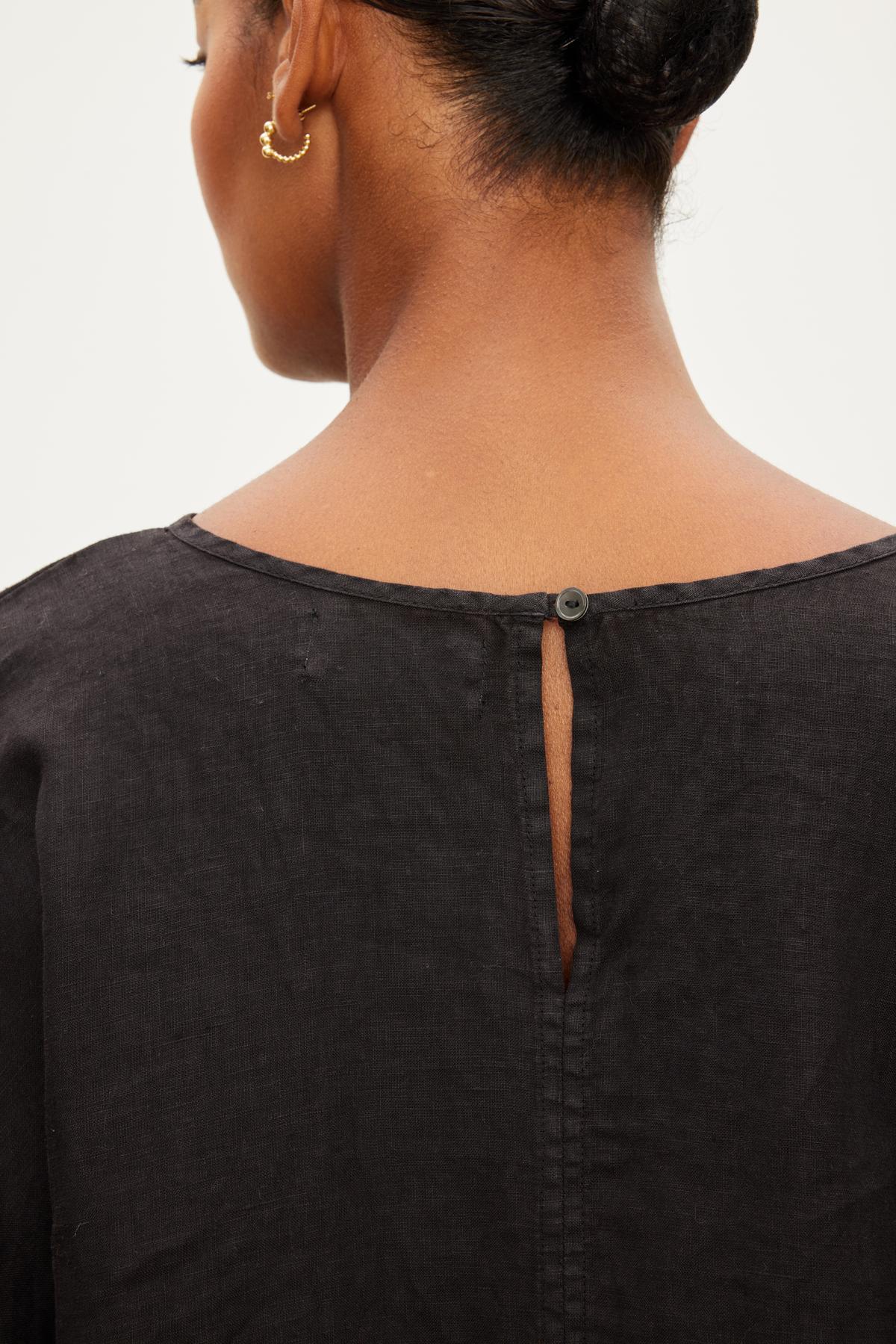 CASS LINEN CREW NECK TOP IN BLACK