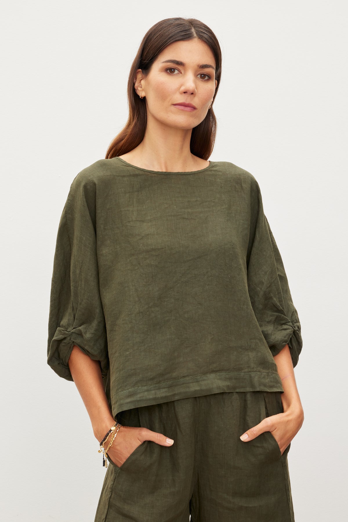 CASS LINEN CREW NECK TOP IN TOOTSIE