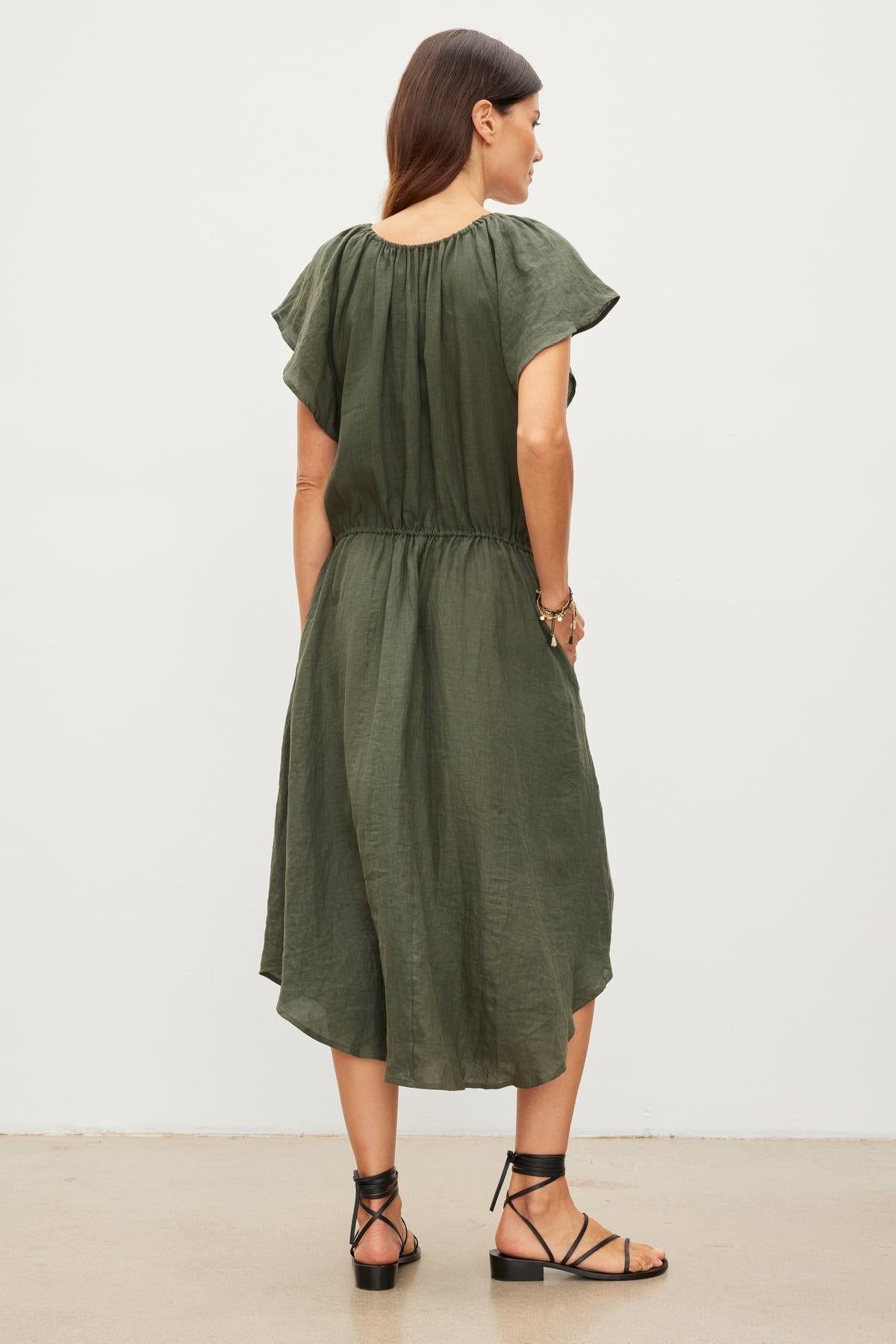 PEPPER LINEN V-NECK DRESS IN TOOTSIE