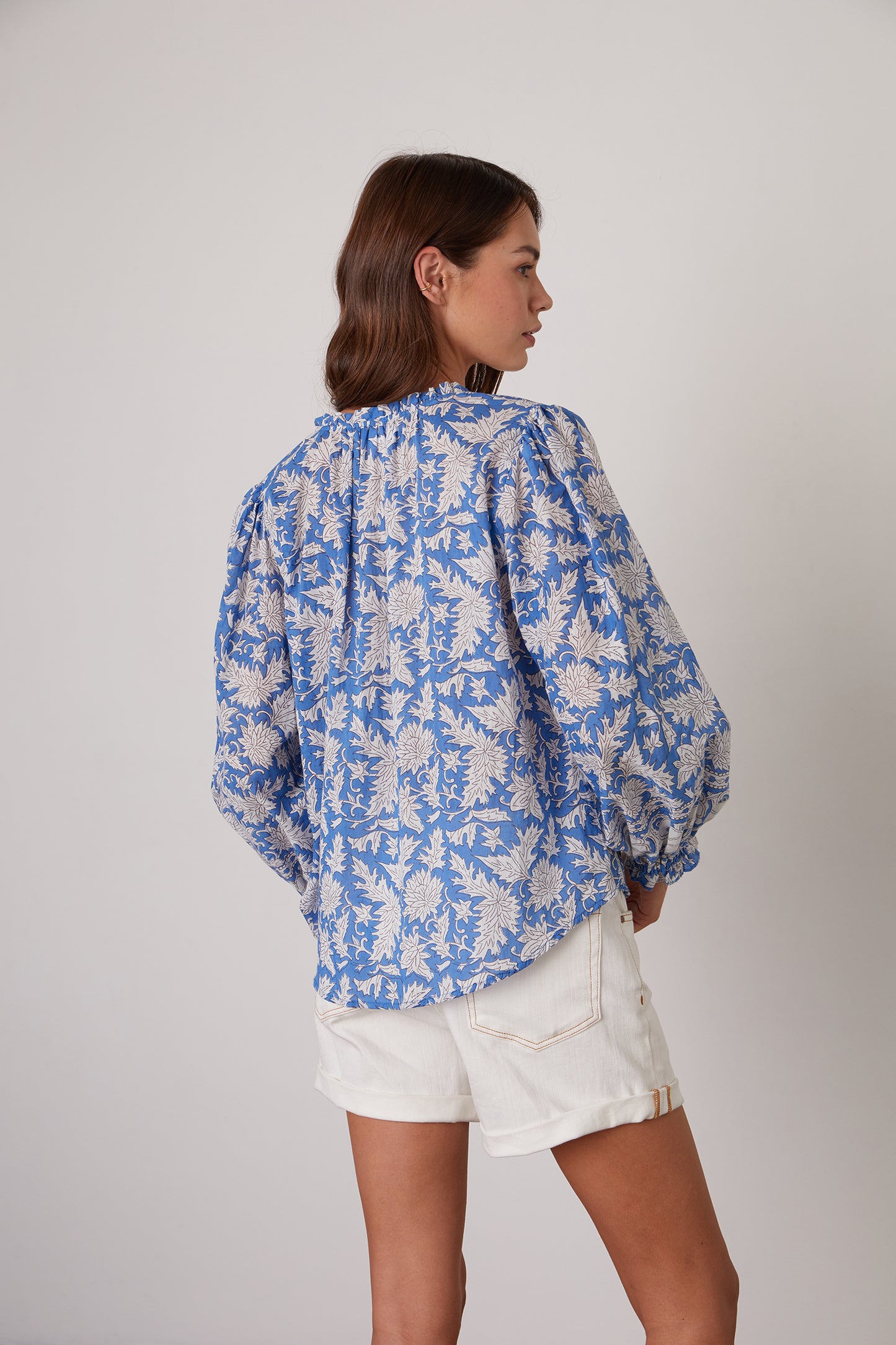 MIKAYLA BUTTON-UP PRINTED BLOUSE IN ASUL