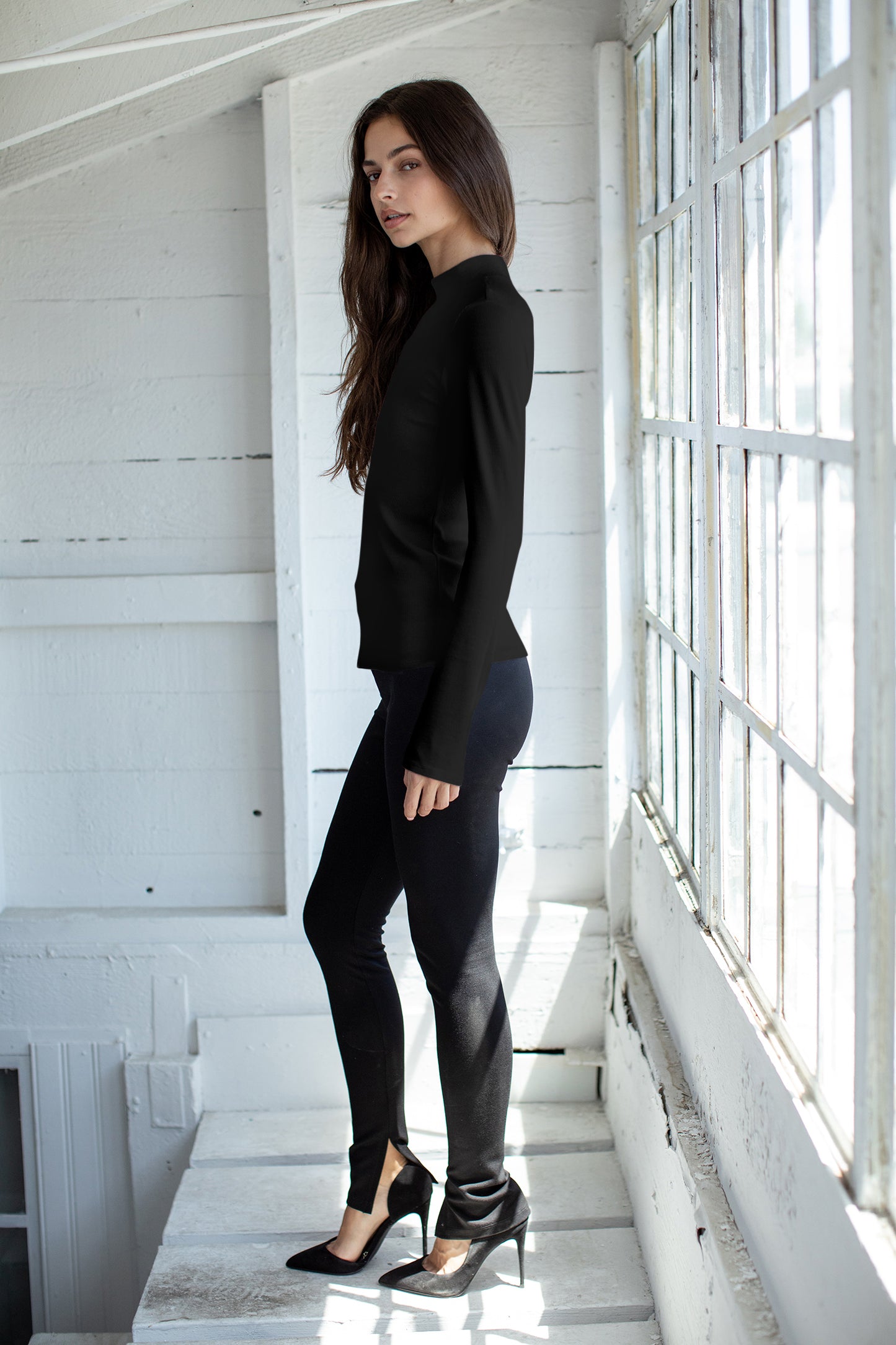 ARIELLA MOCK NECK TOP IN BLACK