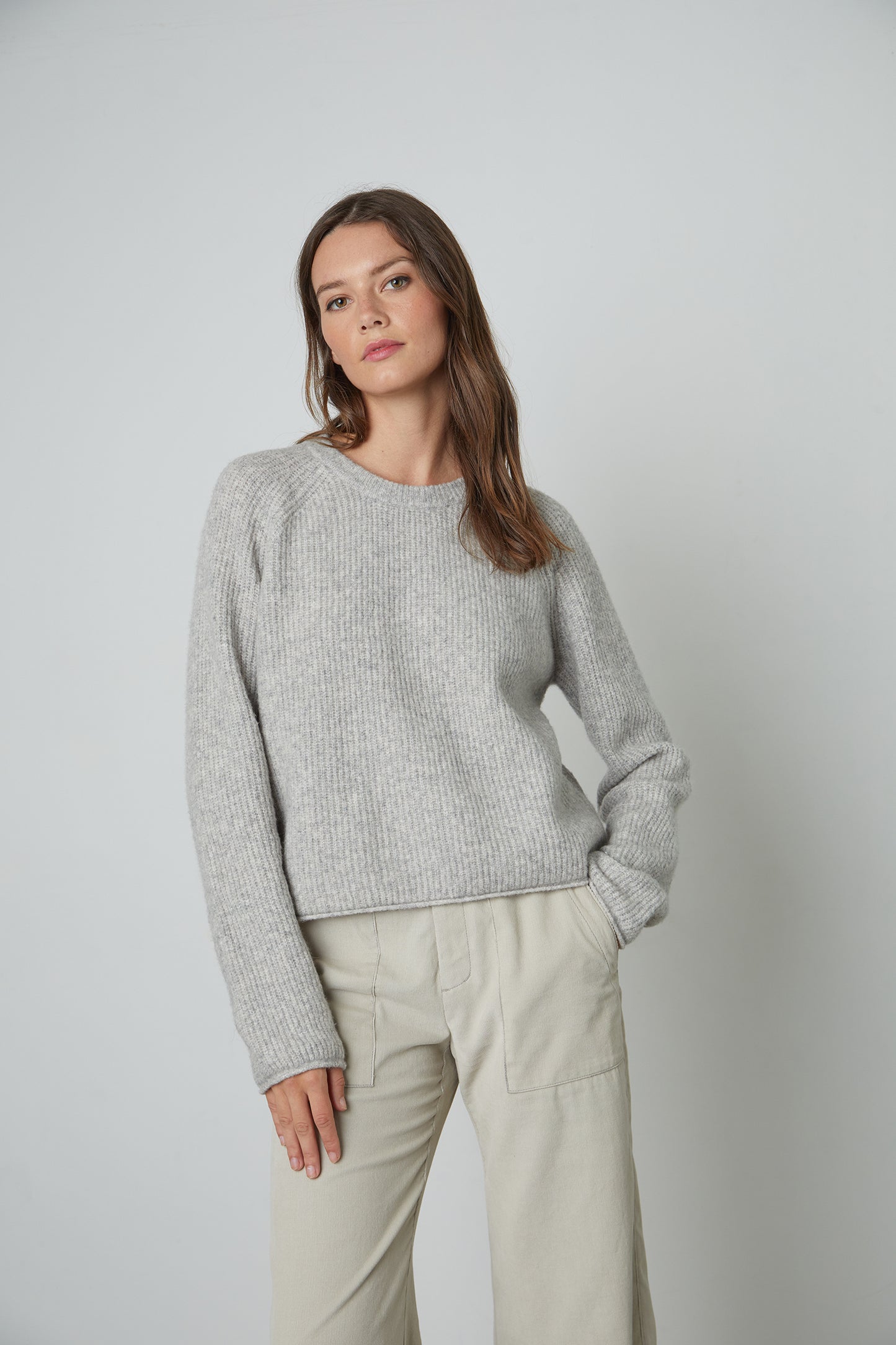 GIGI CREW NECK SWEATER IN LIGHT HEATHER