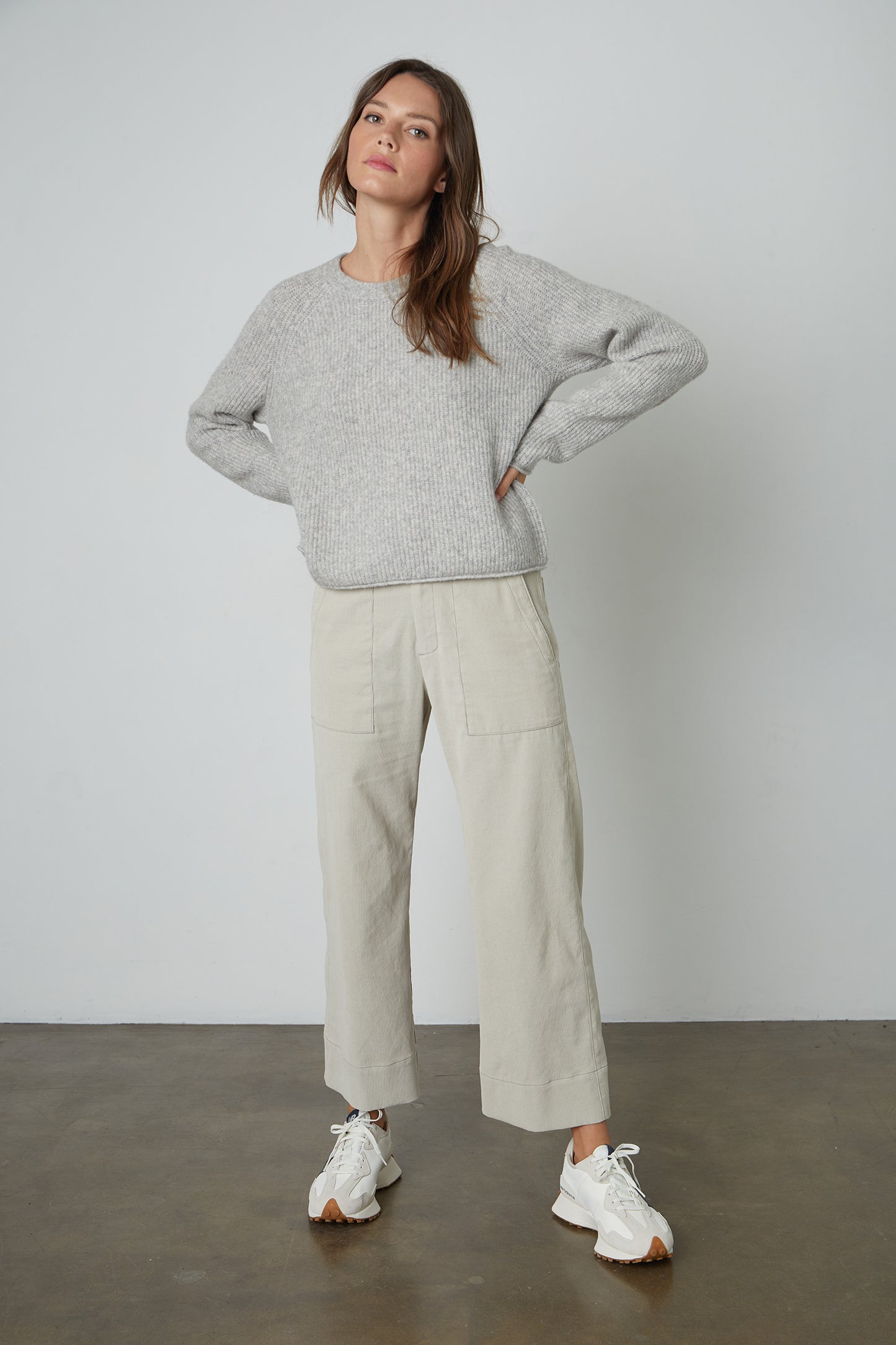 GIGI CREW NECK SWEATER IN LIGHT HEATHER