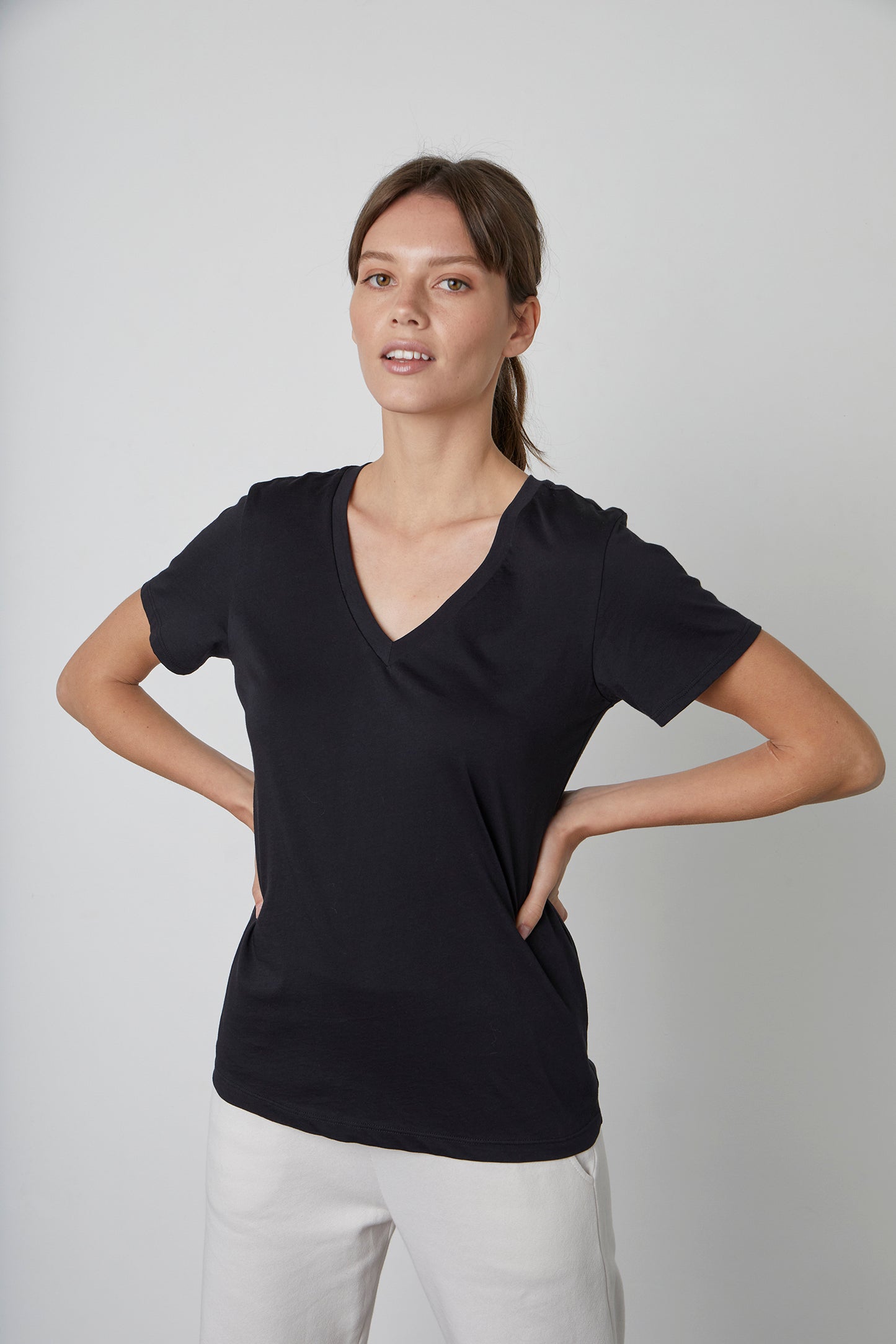 SUSAN WHISPER COTTON T-SHIRT IN BLACK