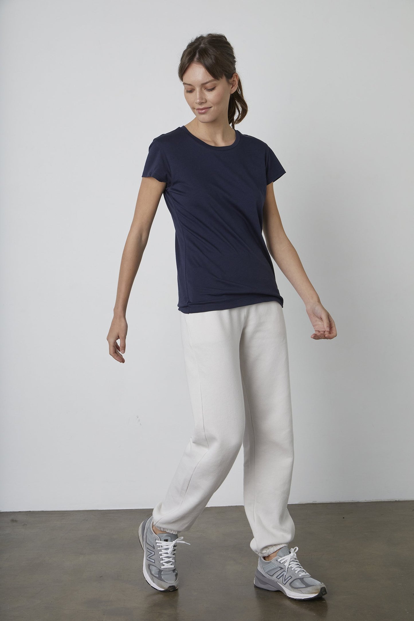 TRISHA WHISPER COTTON T-SHIRT IN NAVY
