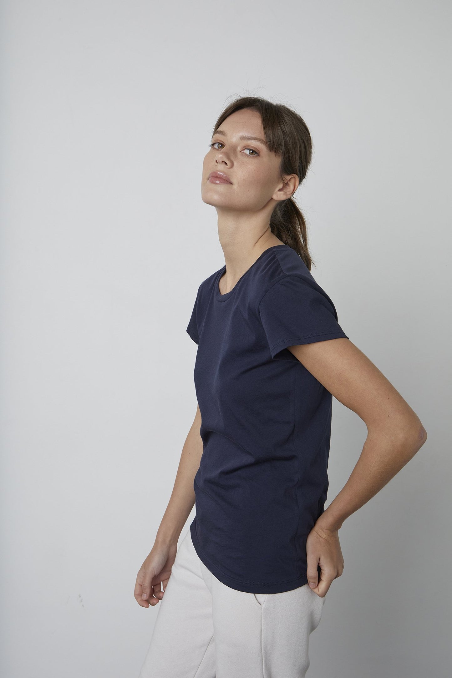 TRISHA WHISPER COTTON T-SHIRT IN NAVY