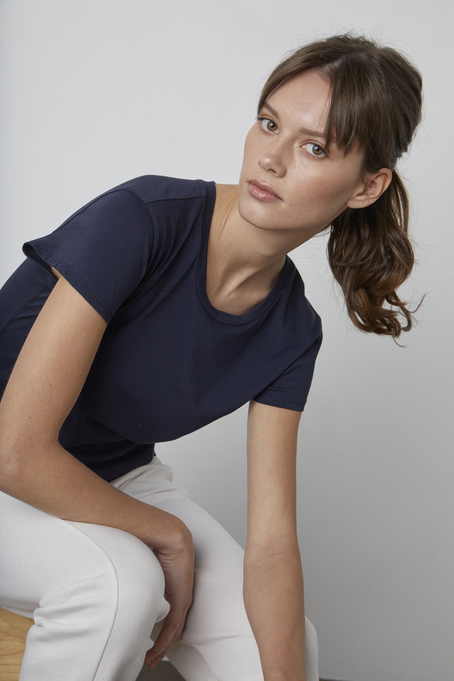 TRISHA WHISPER COTTON T-SHIRT IN NAVY