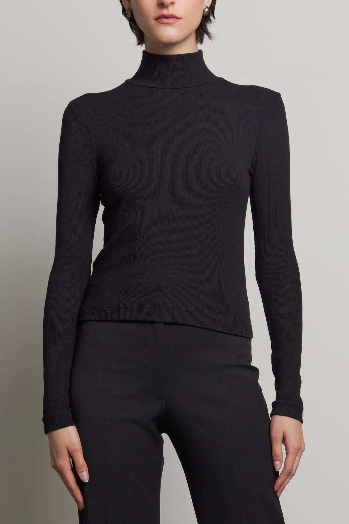 HELM TOP IN BLACK