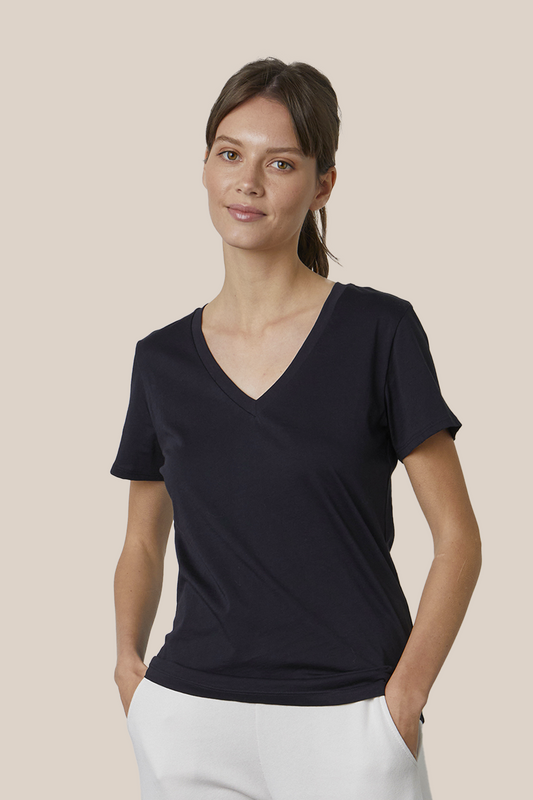 SUSAN WHISPER COTTON T-SHIRT IN BLACK