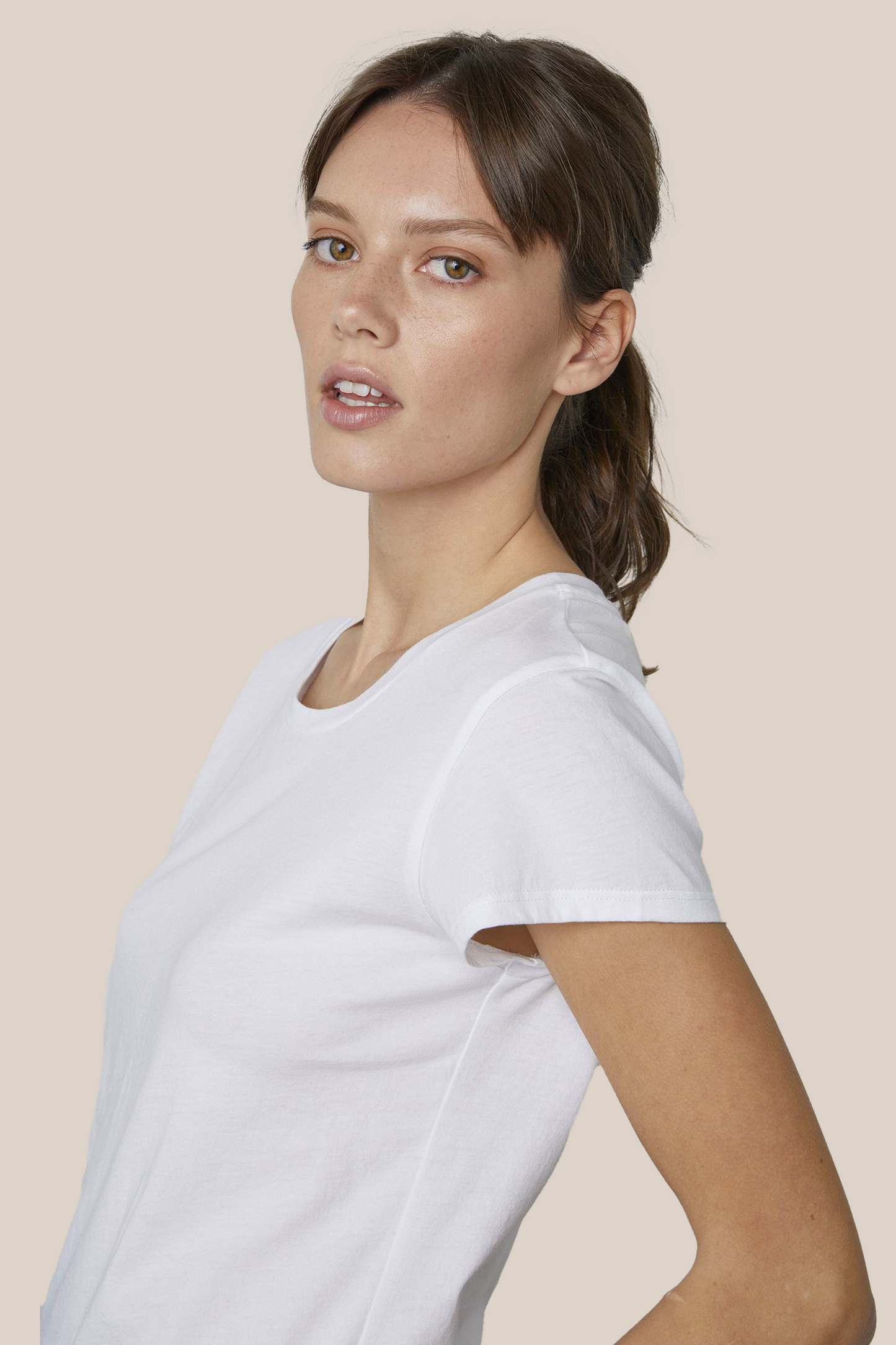 TRISHA WHISPER COTTON T-SHIRT IN WHITE