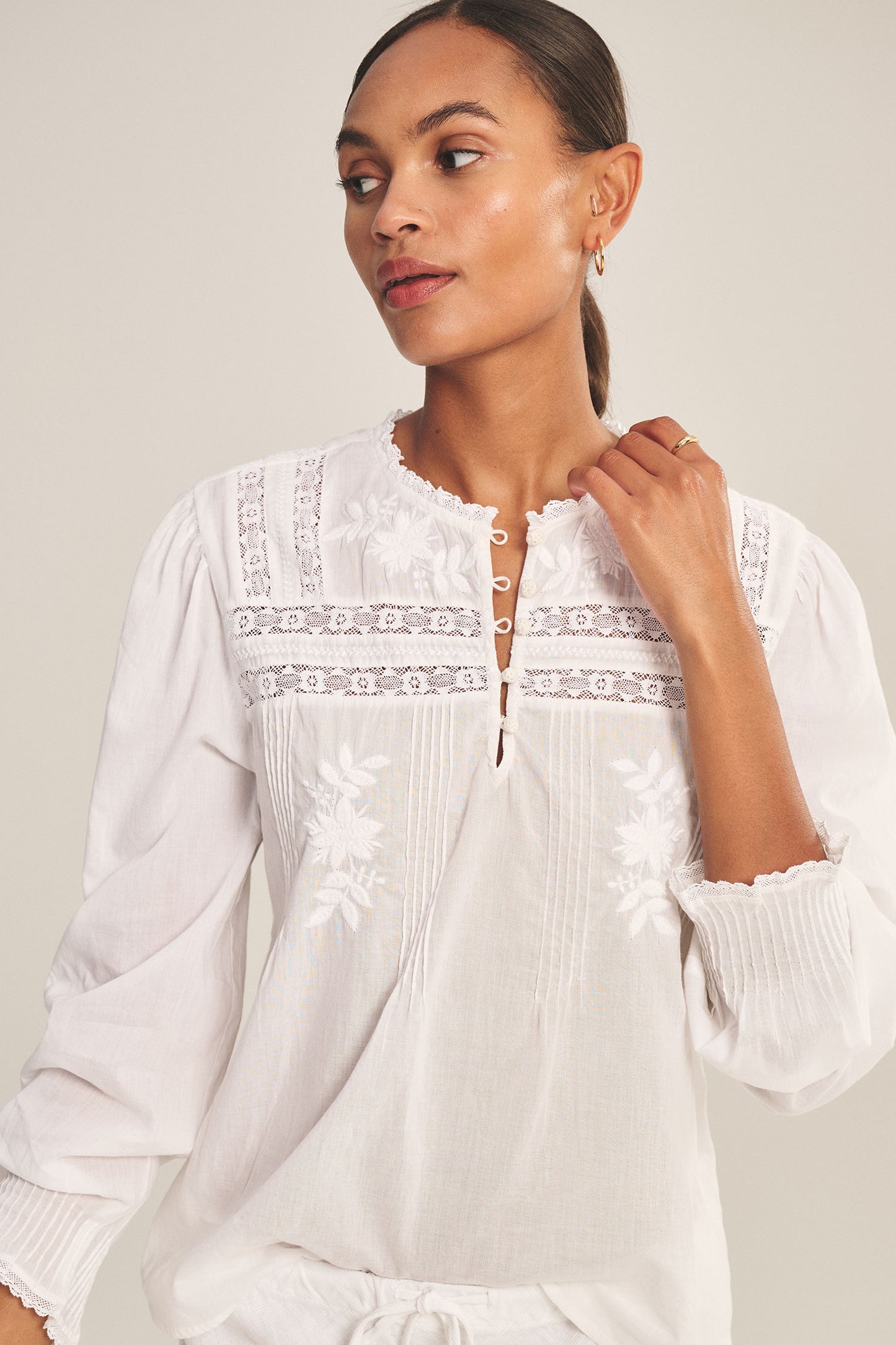 BYRDIE SHIRT IN WHITE