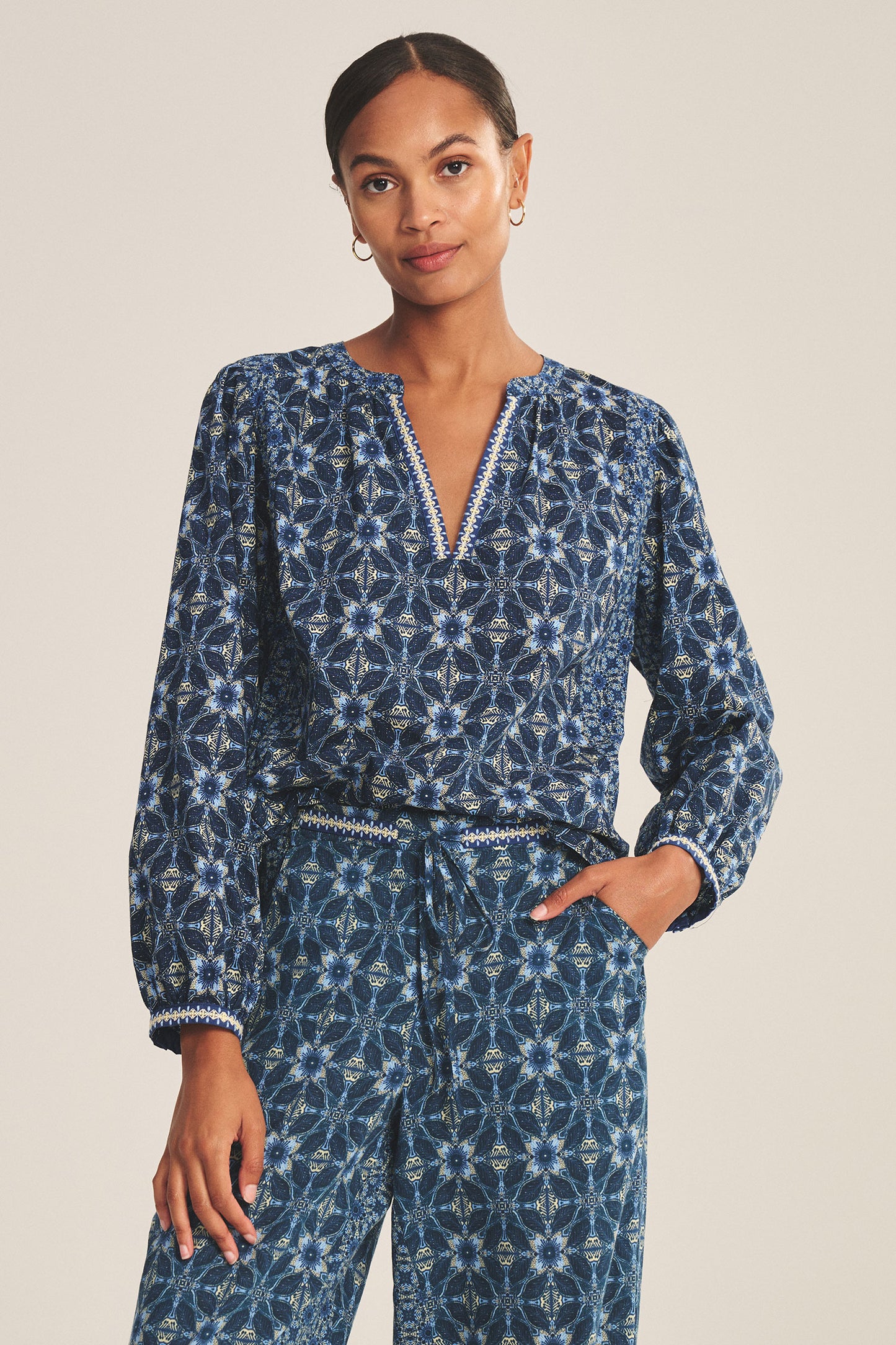 CLAUDIE TOP IN NAVY