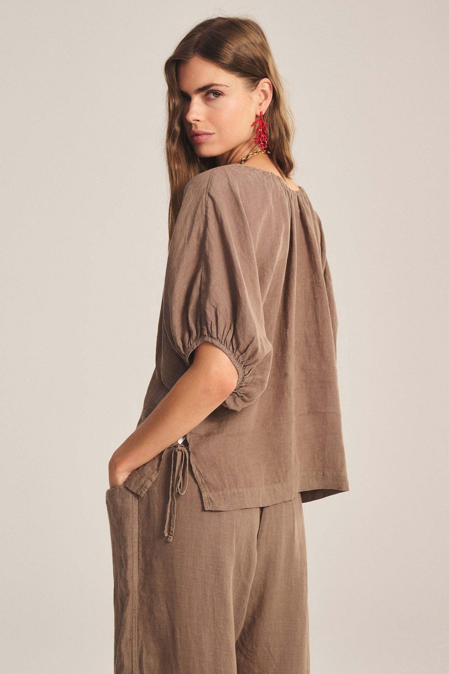 COSETTE LINEN TOP IN MUDSLIDE