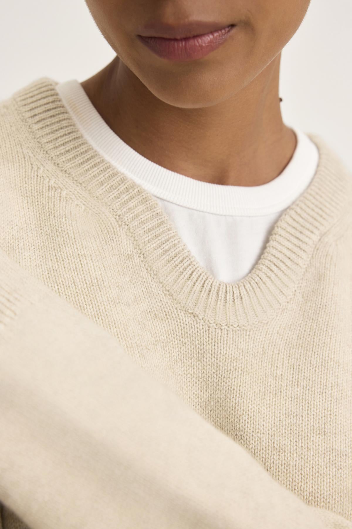 STEVIE WOOL CASHMERE SWEATER IN OATMEAL