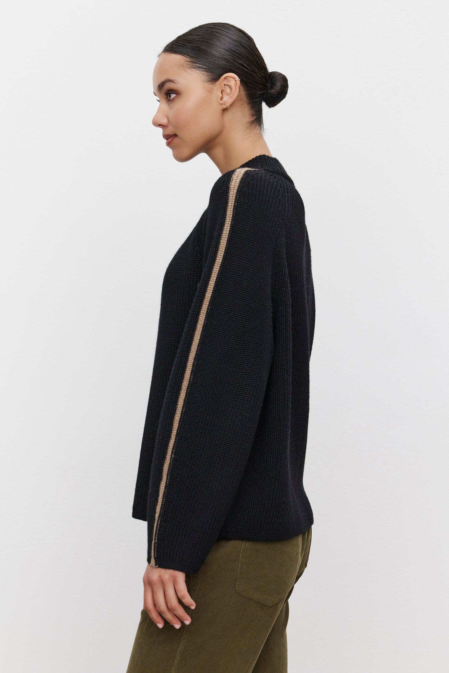 TEAGAN SWEATER IN BLACK