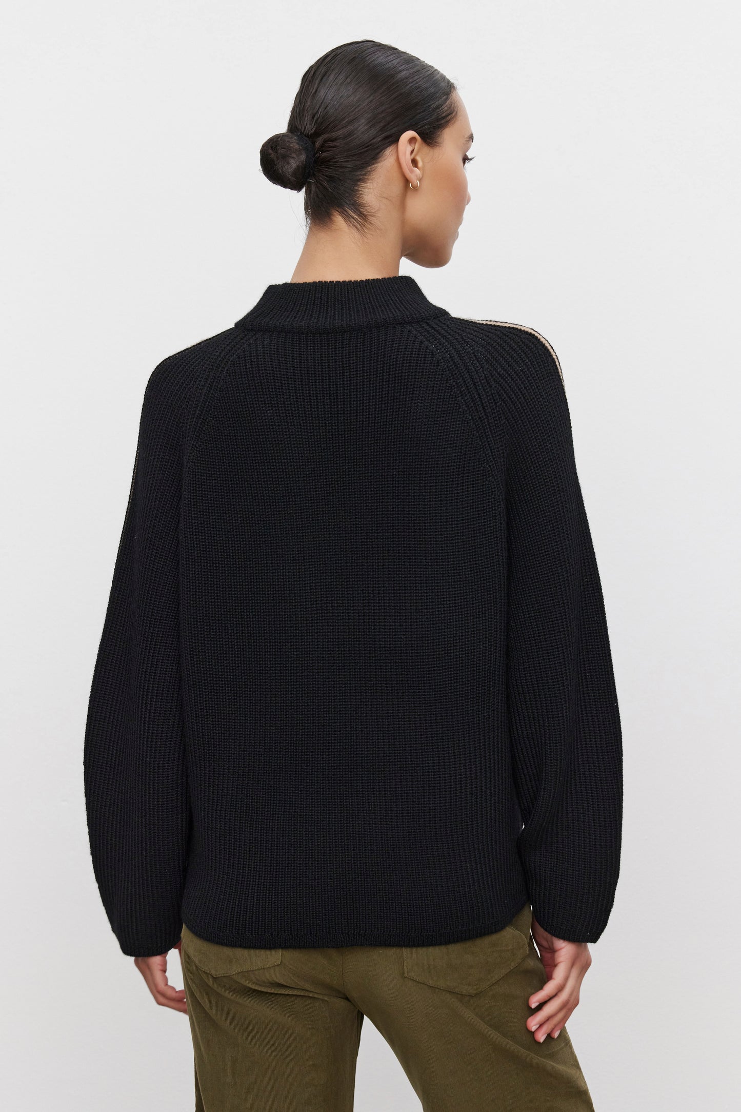 TEAGAN SWEATER IN BLACK