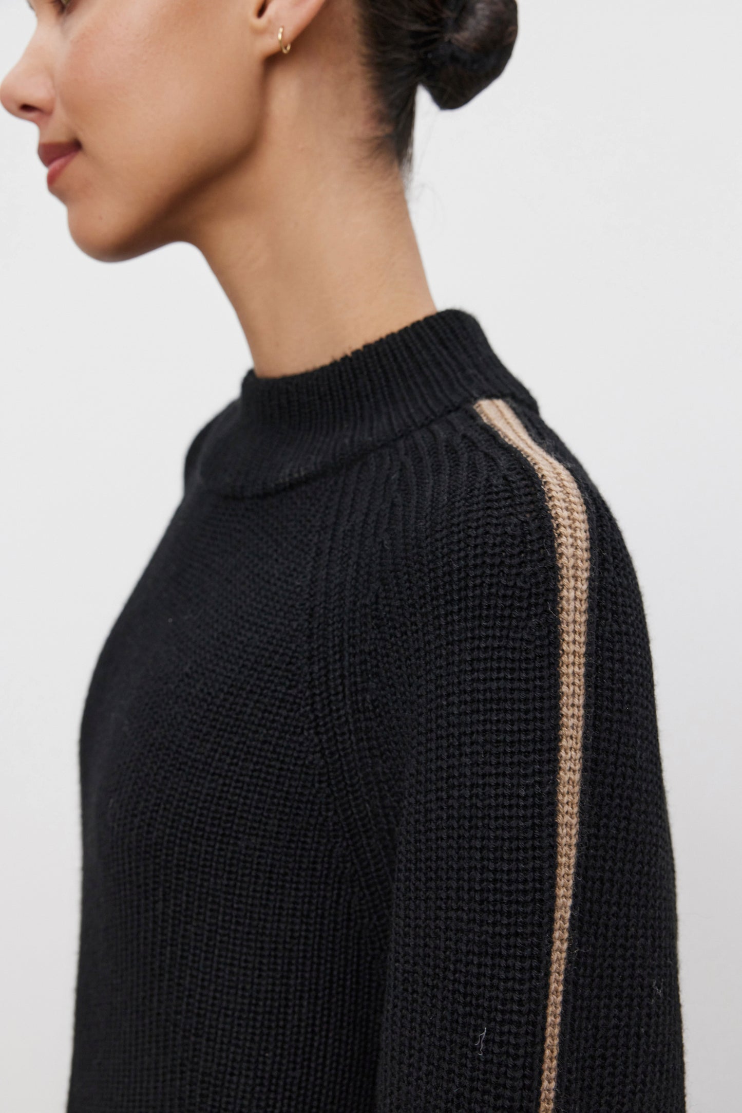 TEAGAN SWEATER IN BLACK