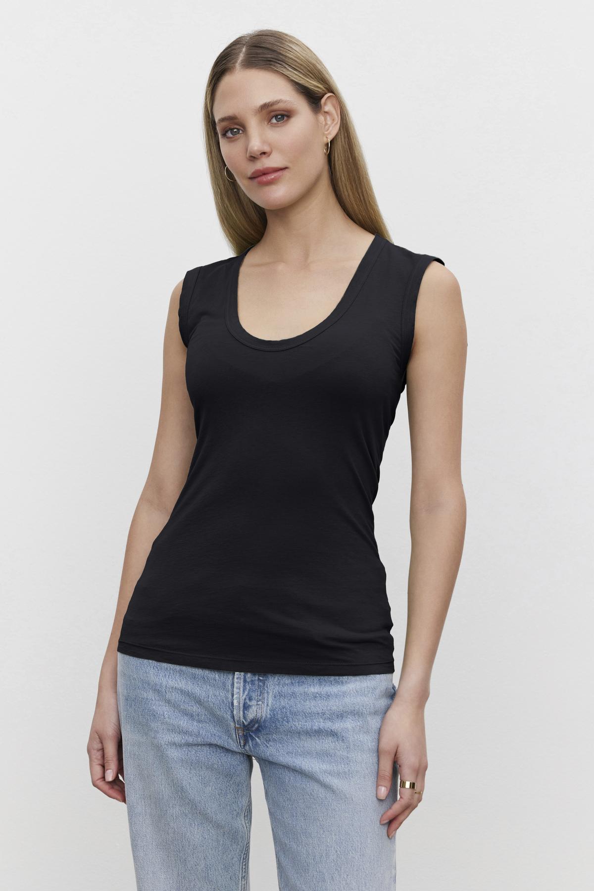 ESTINA TOP IN BLACK