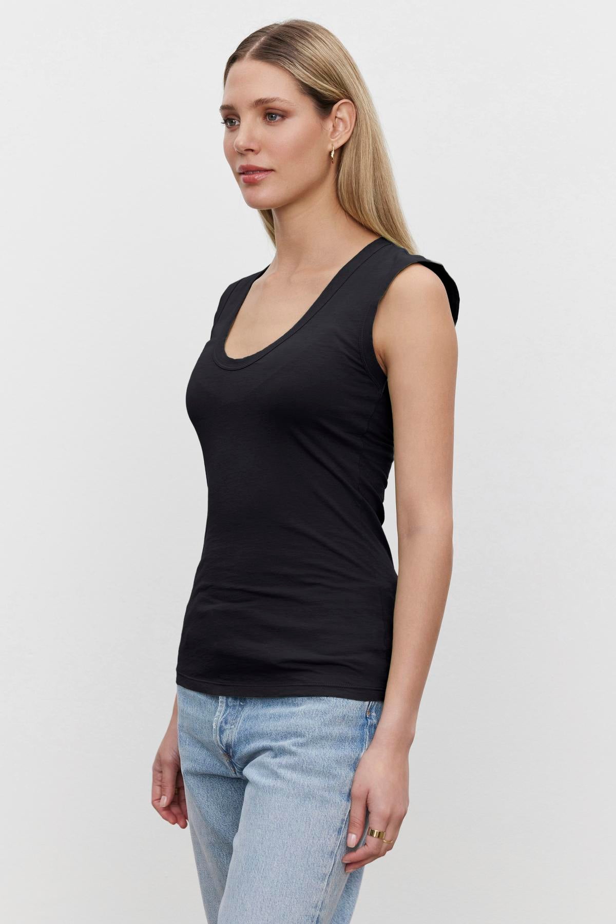 ESTINA TOP IN BLACK