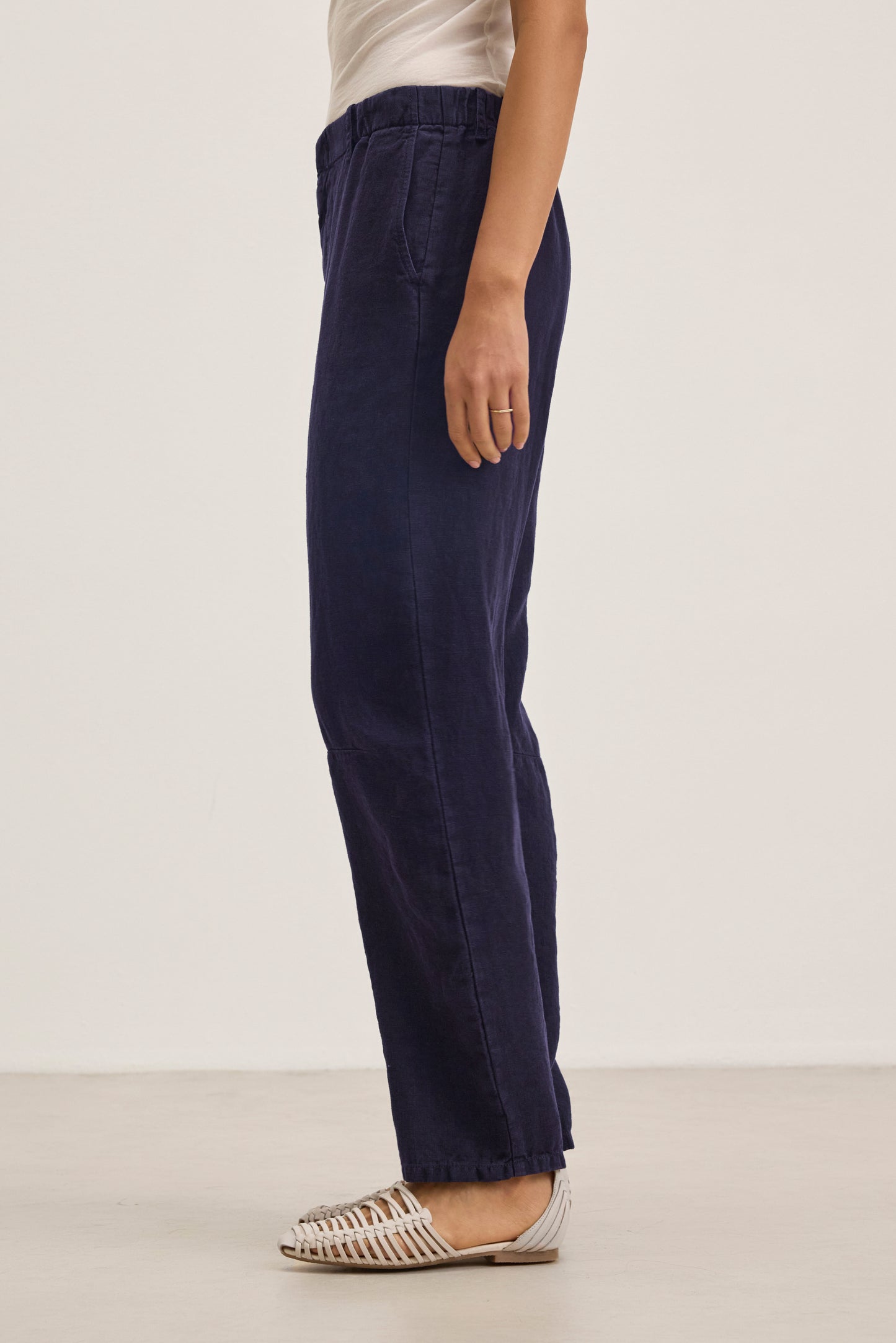 TAYLOR HEAVY LINEN TROUSER IN NAVY