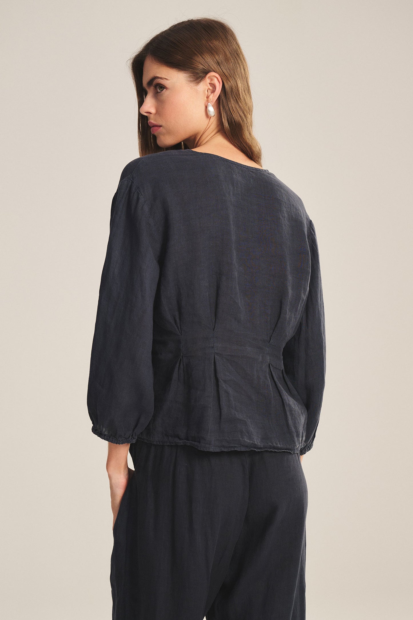 MARTHA LINEN TOP IN SHADOW