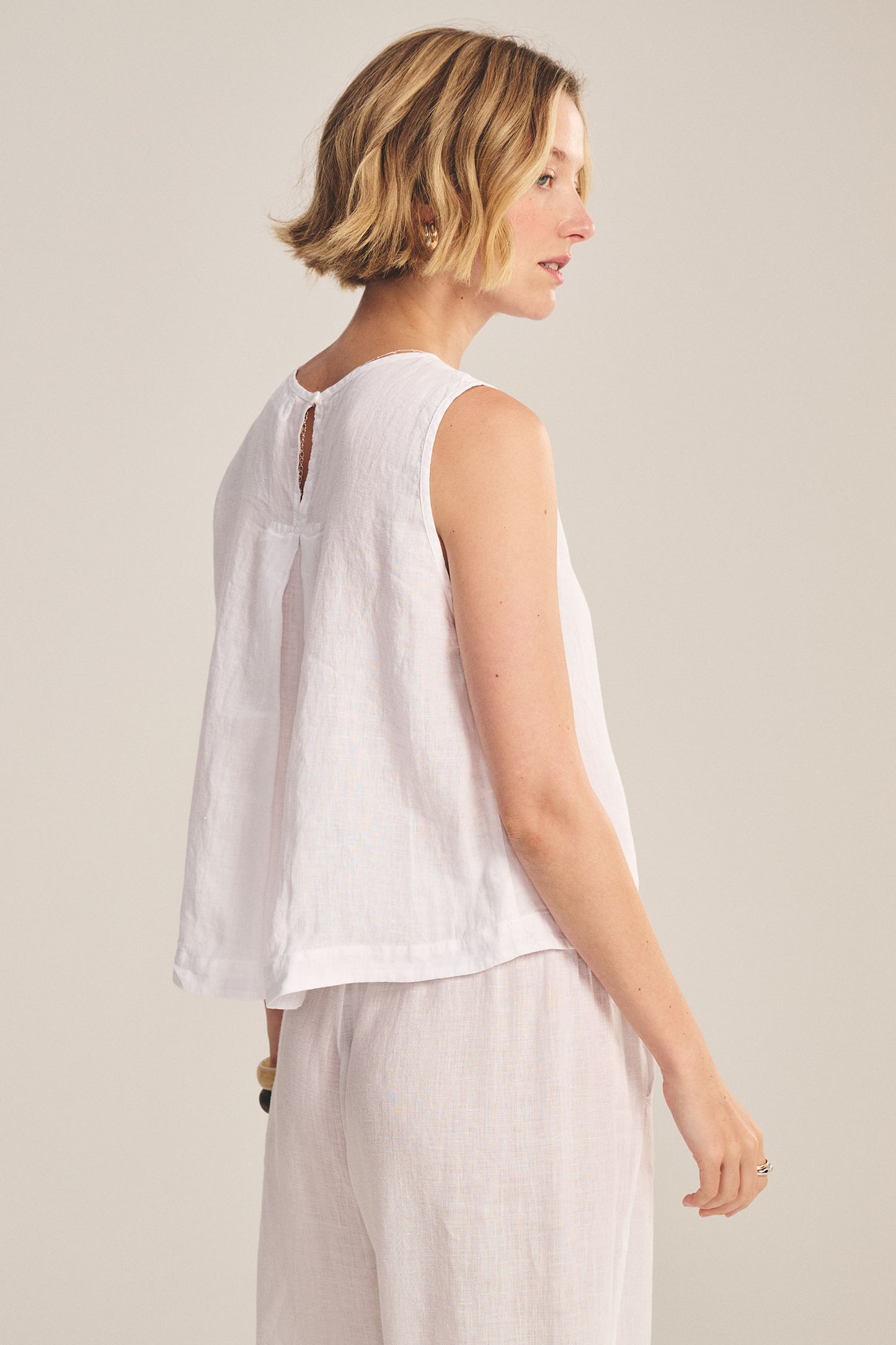 MAXINE LINEN TOP IN WHITE