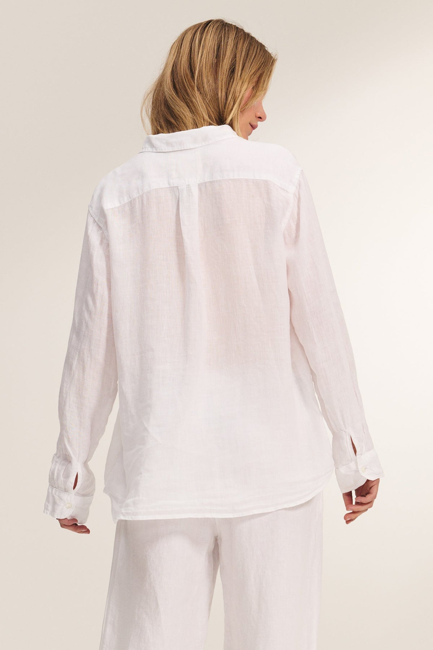 MULHOLLAND LINEN SHIRT IN WHITE