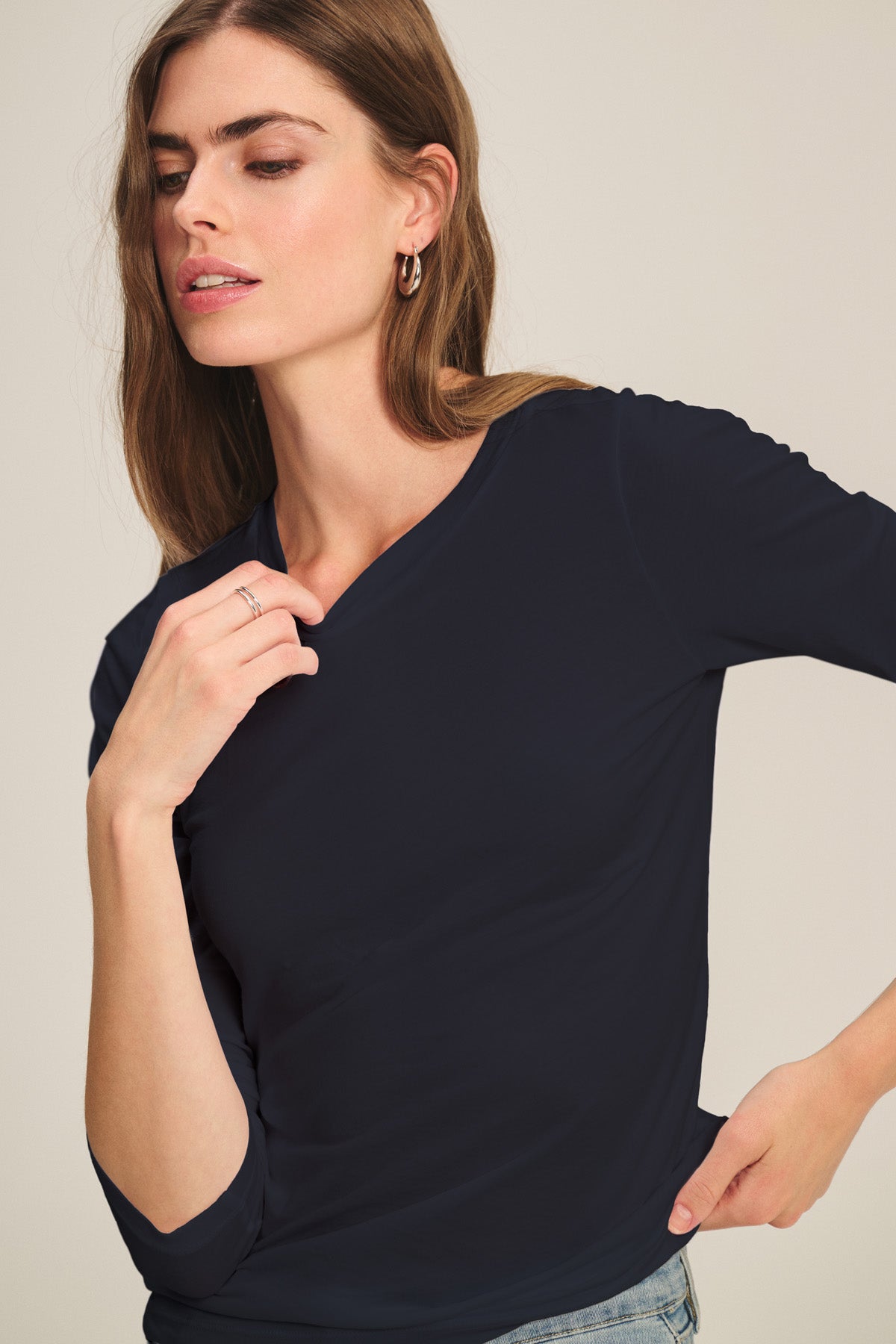 ZOFINA WHISPER CLASSIC T-SHIRT IN NAVY