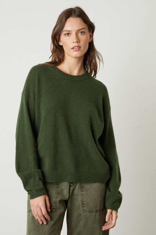 BRYNNE CASHMERE CREW NECK SWEATER IN FOREST